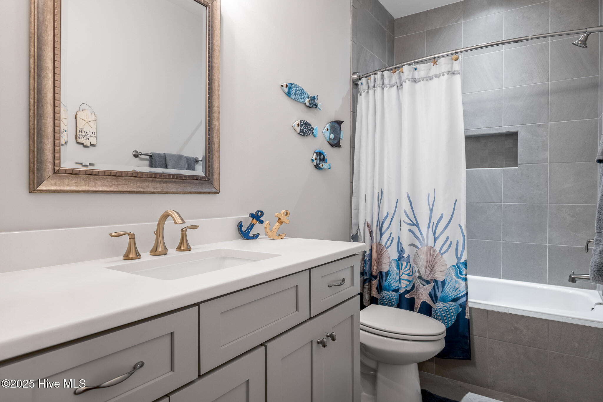 100526725 | Photo 31