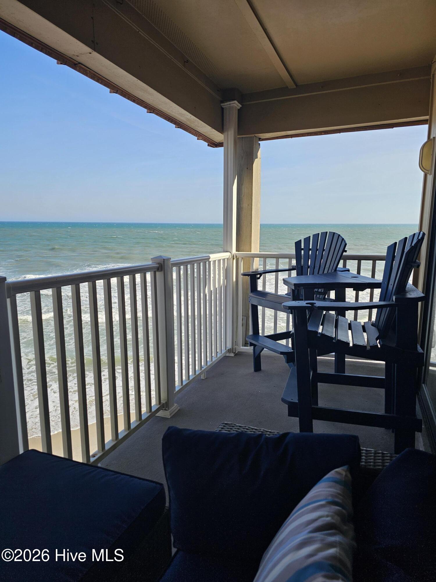 100565312 | Photo 22