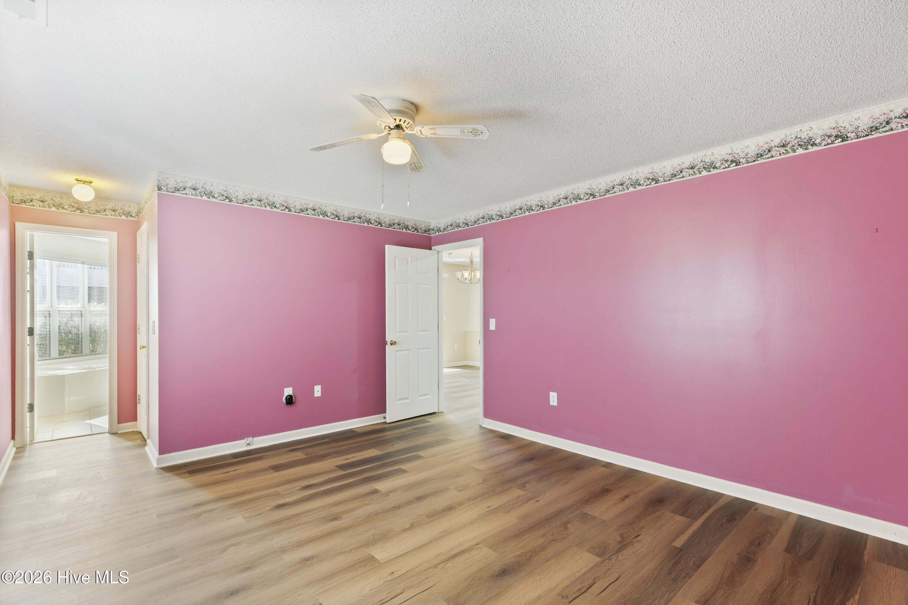 100548408 | Photo 18