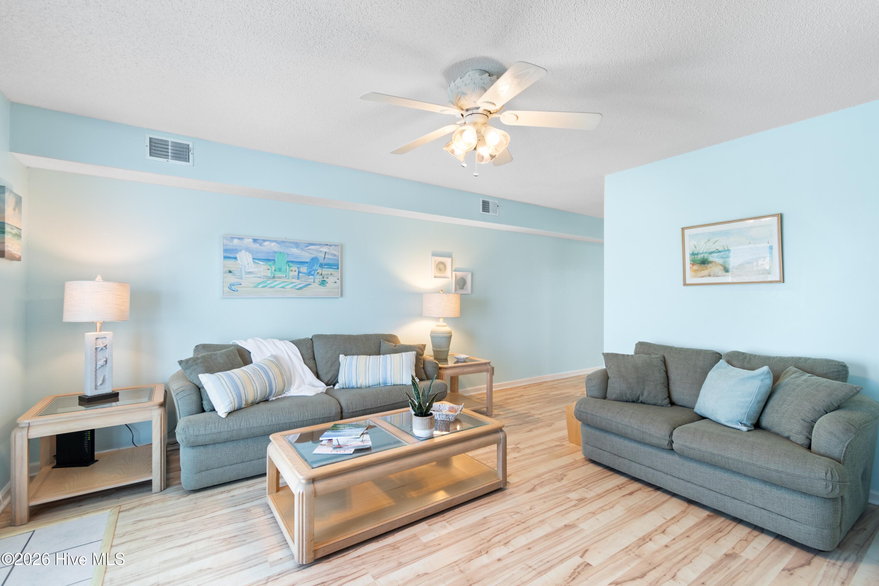 100554890 | Photo 22