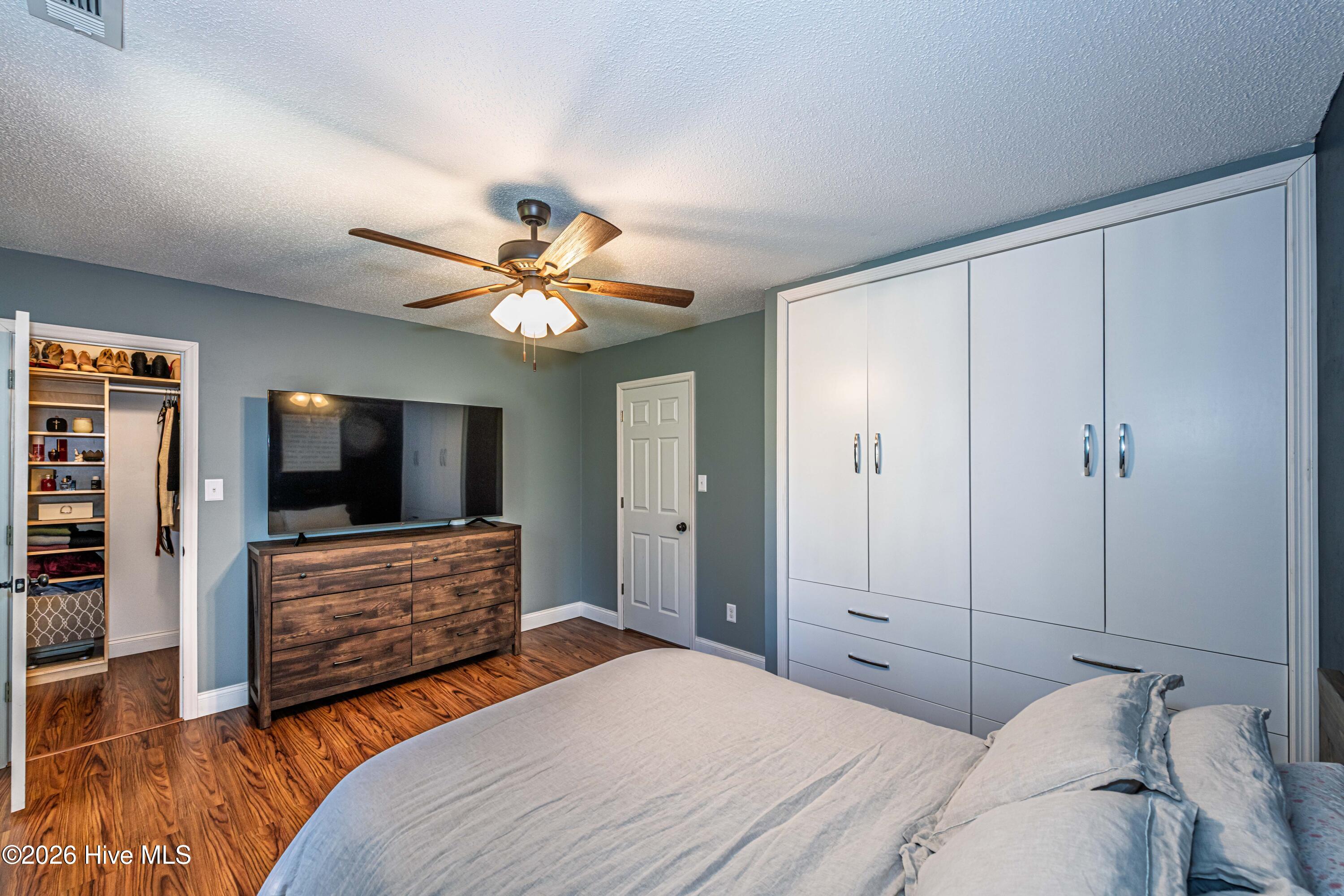 100564633 | Photo 40