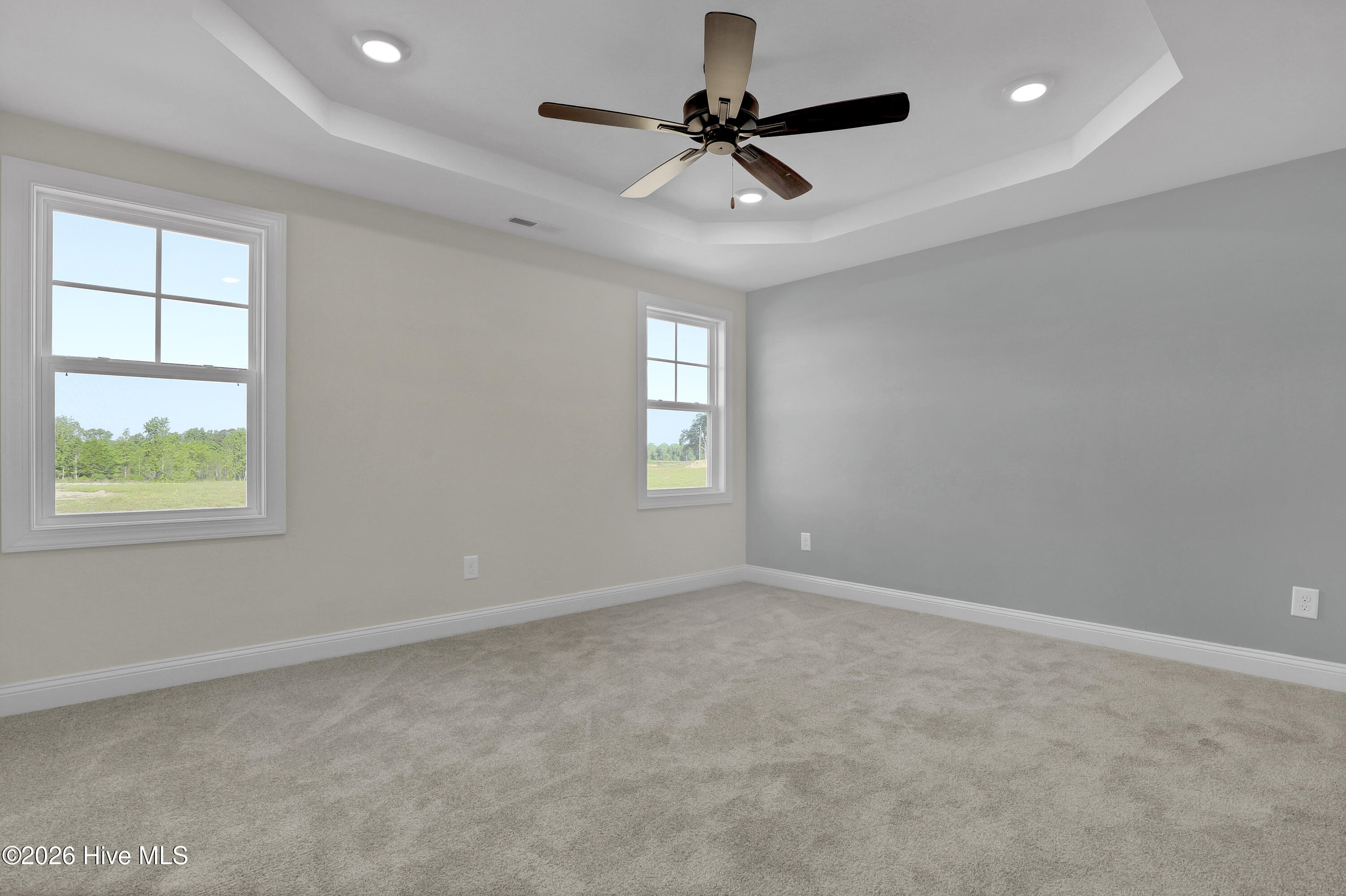 100542873 | Photo 23