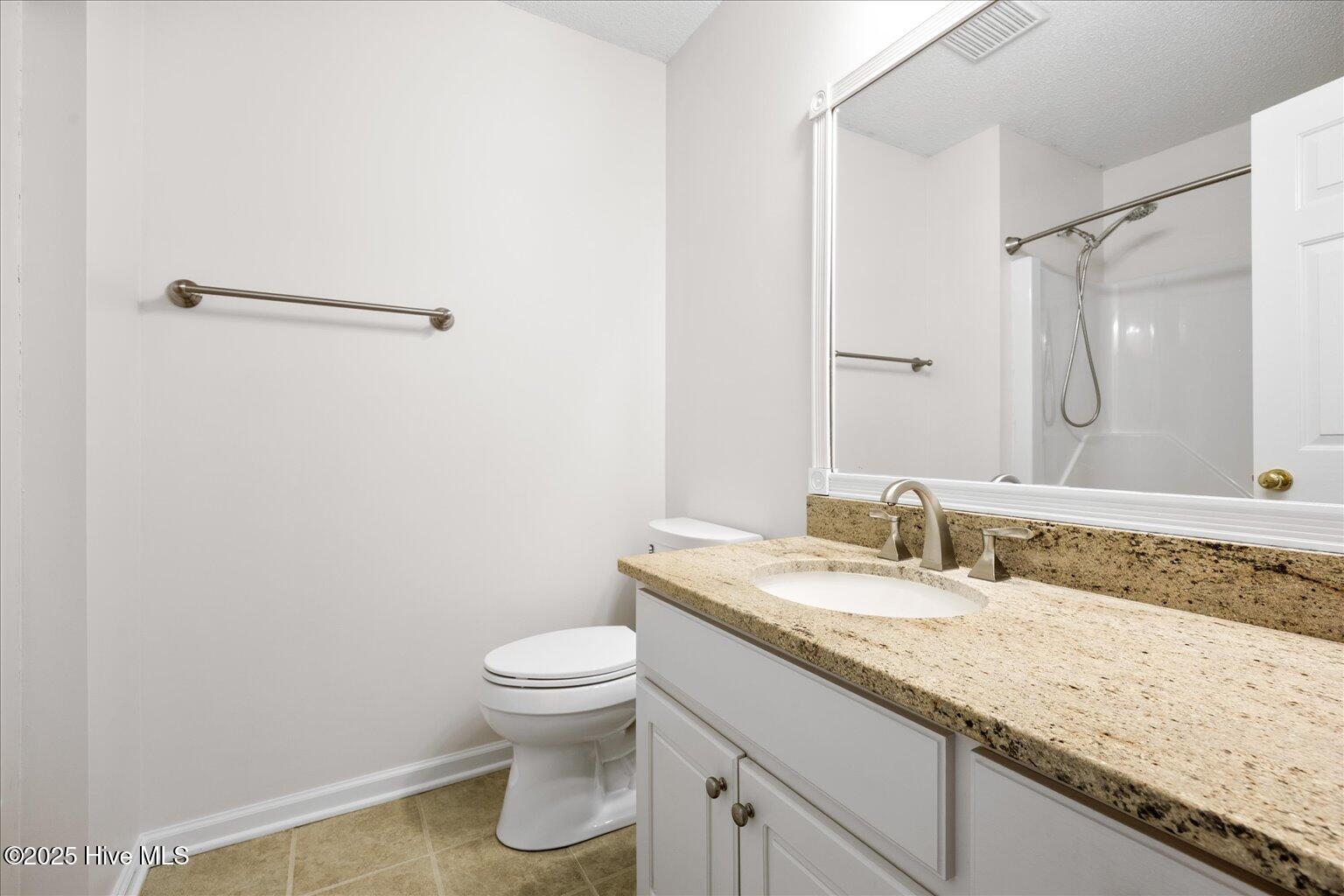 100540475 | Photo 28