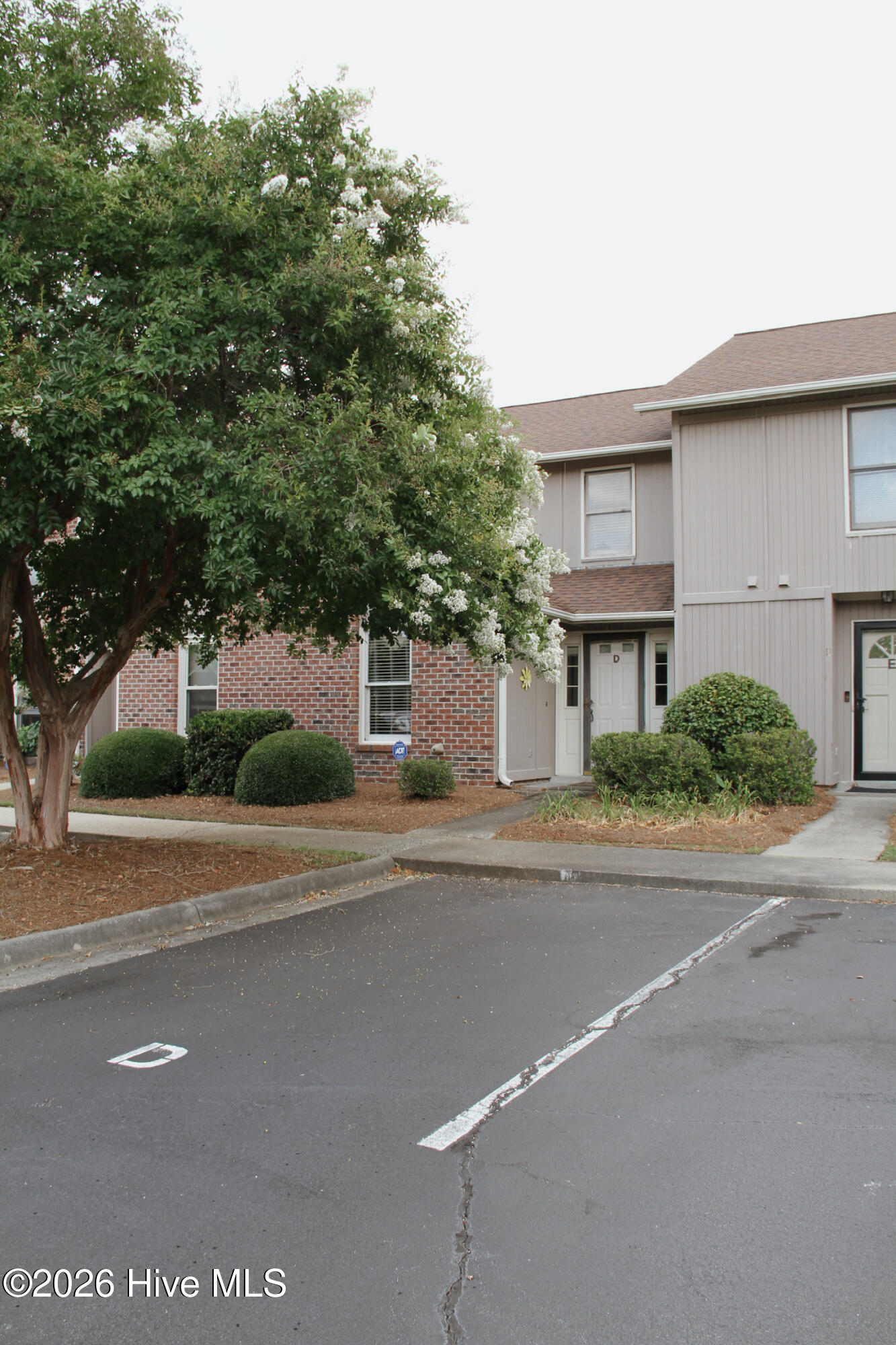 2nd image of 1861 Quail Ridge Rd, Greenville, NC 27858