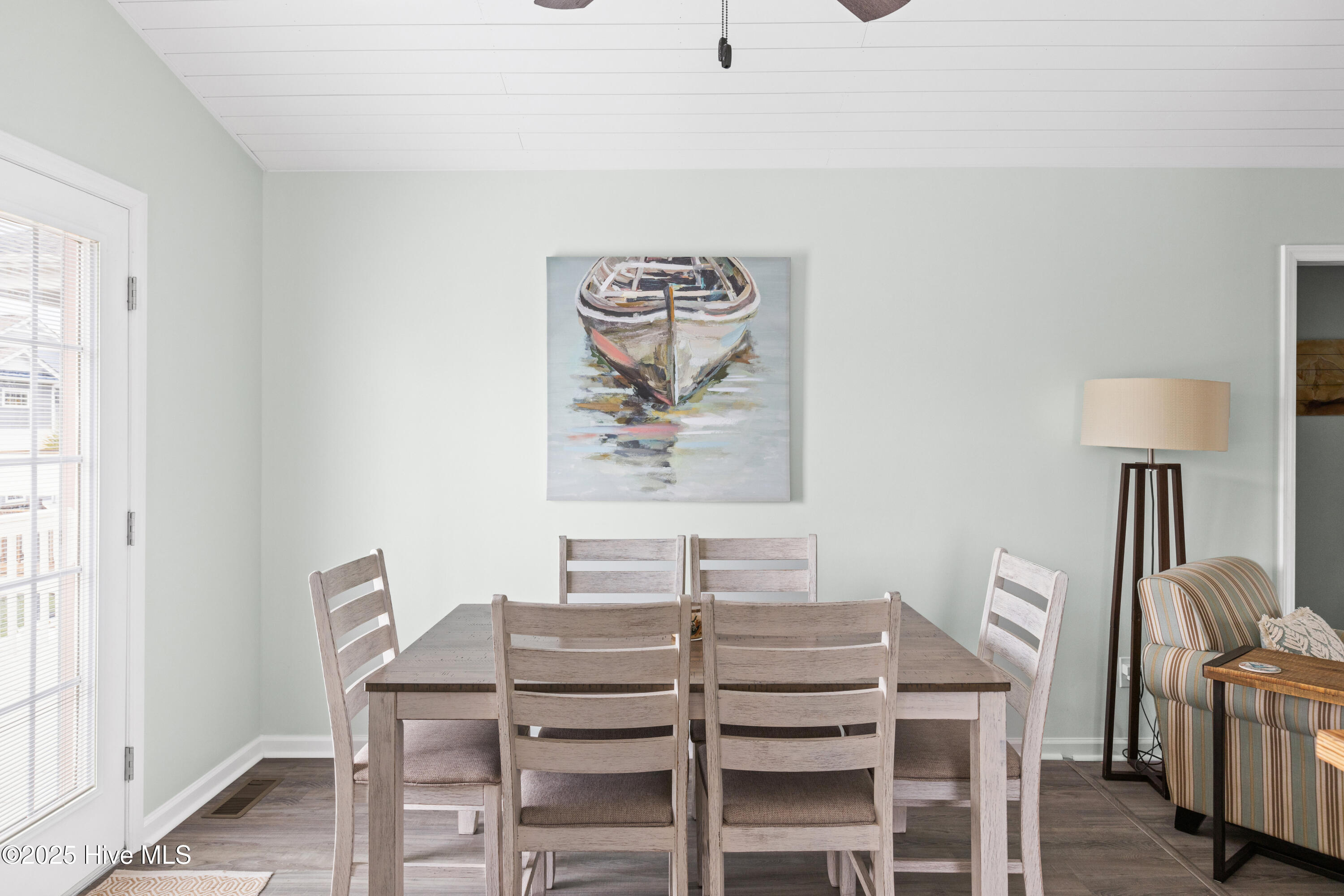 100553863 | Photo 12