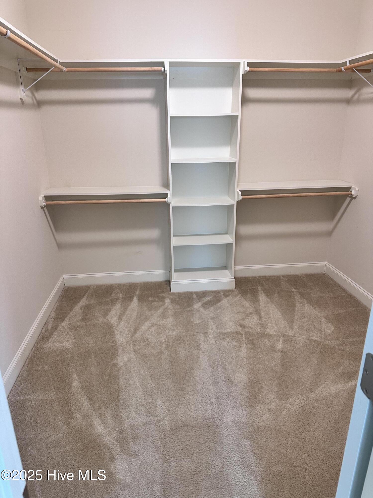 100545722 | Photo 21