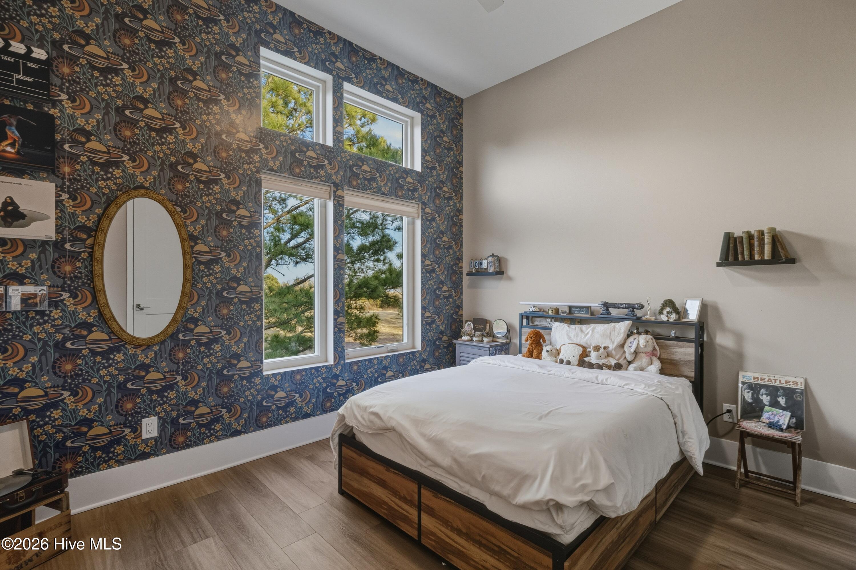 100554260 | Photo 32