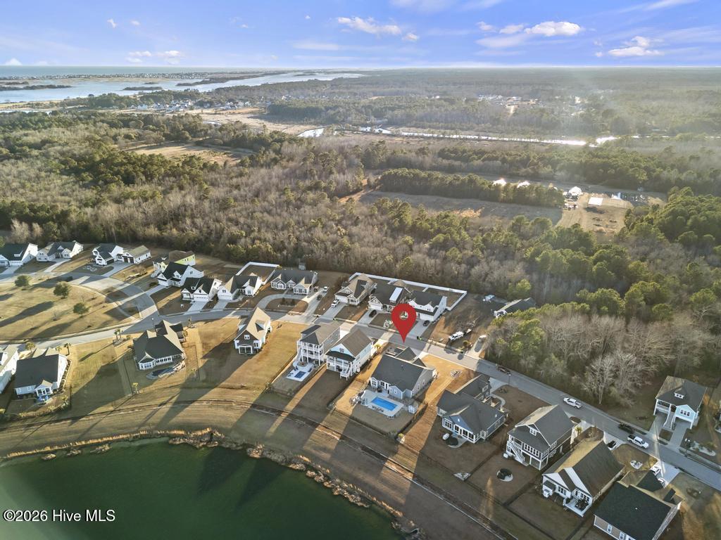 100569844 | Photo 84