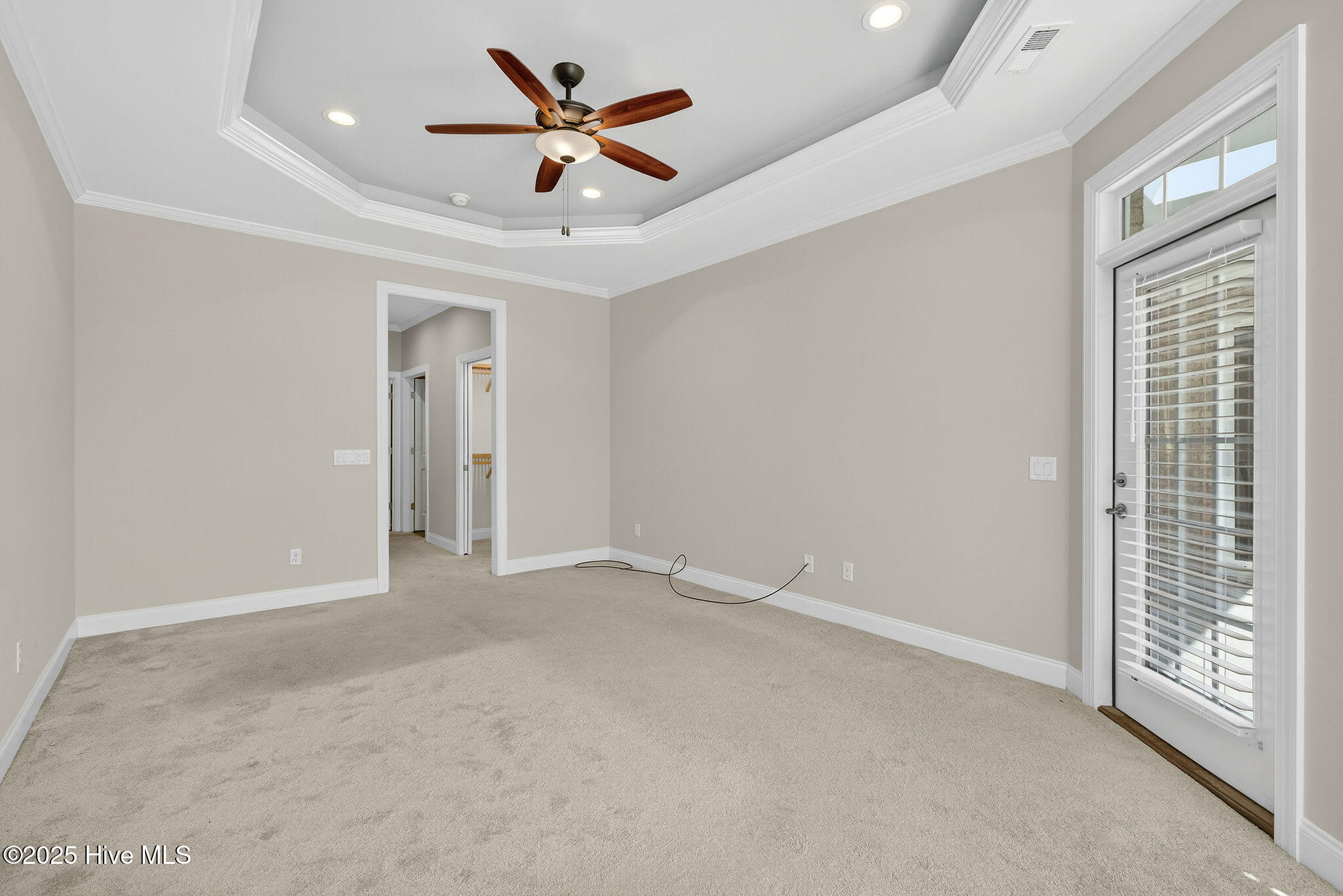 100529139 | Photo 34