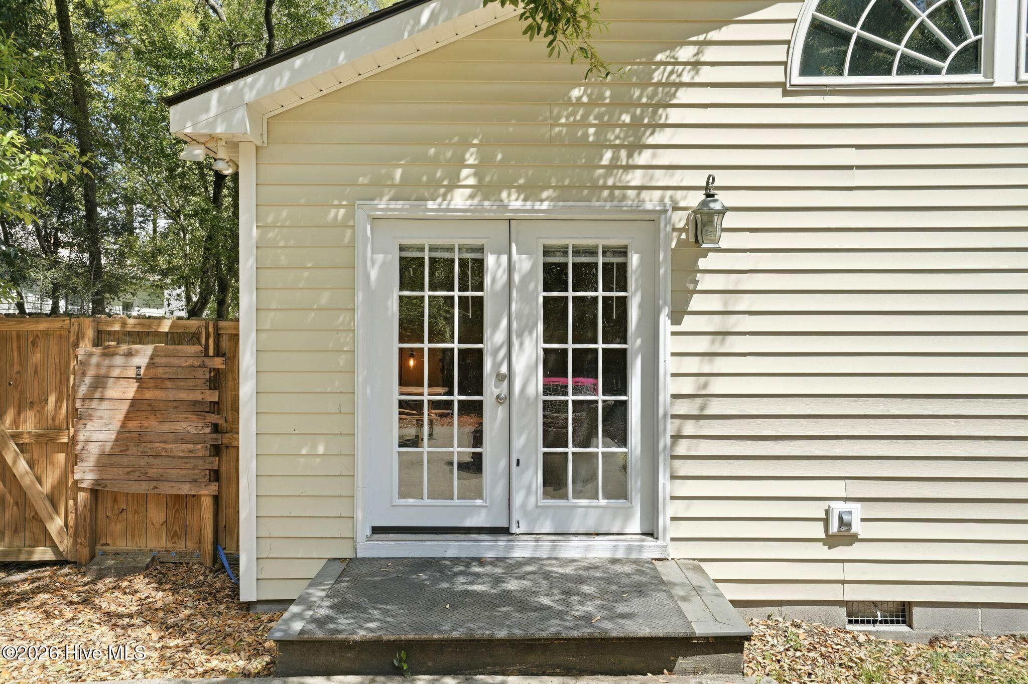 100564510 | Photo 51