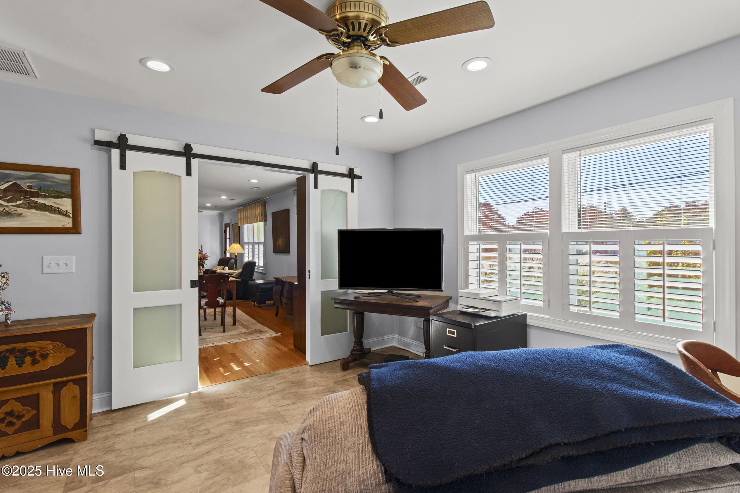 100537992 | Photo 30