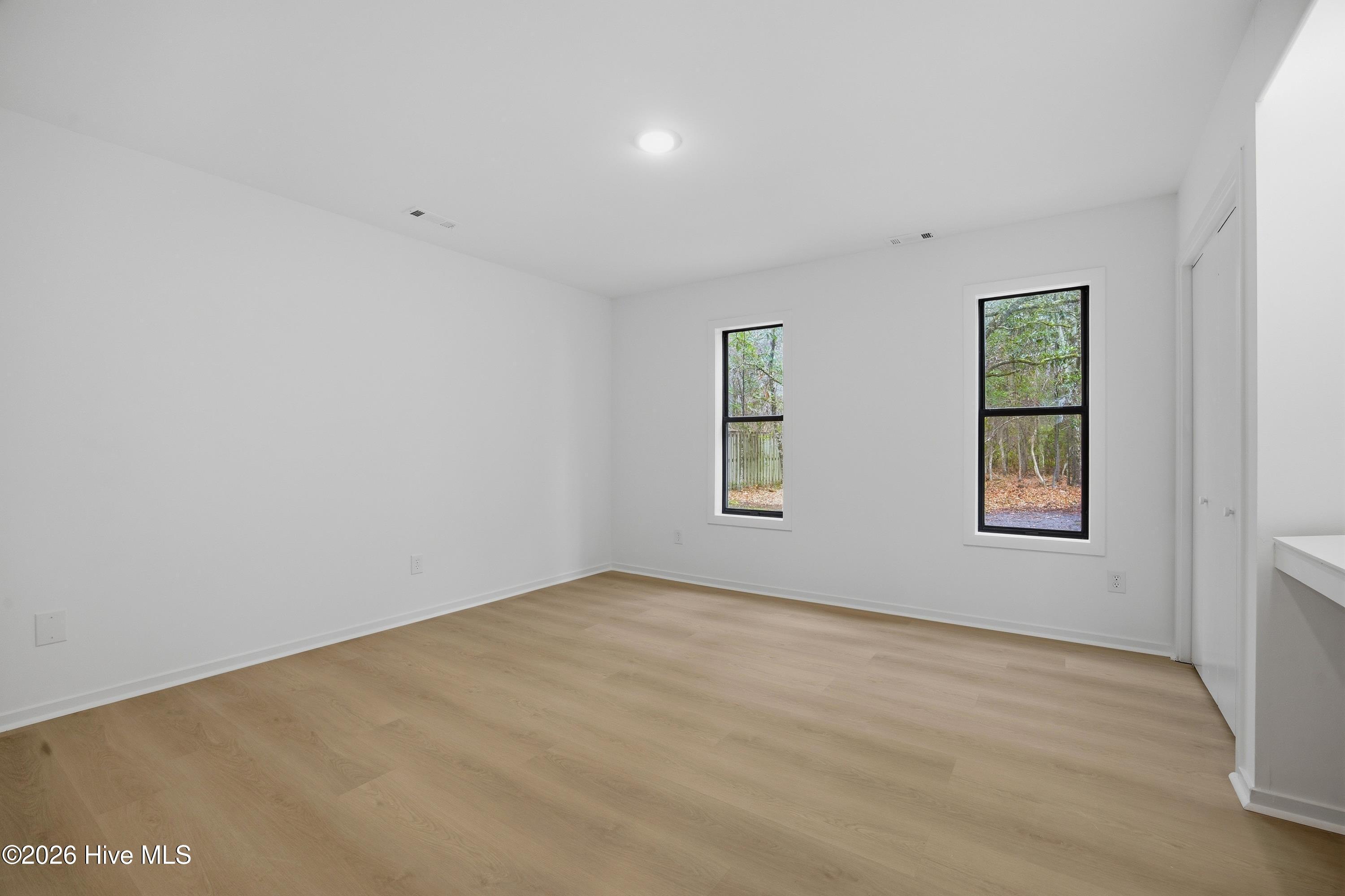 100554206 | Photo 15