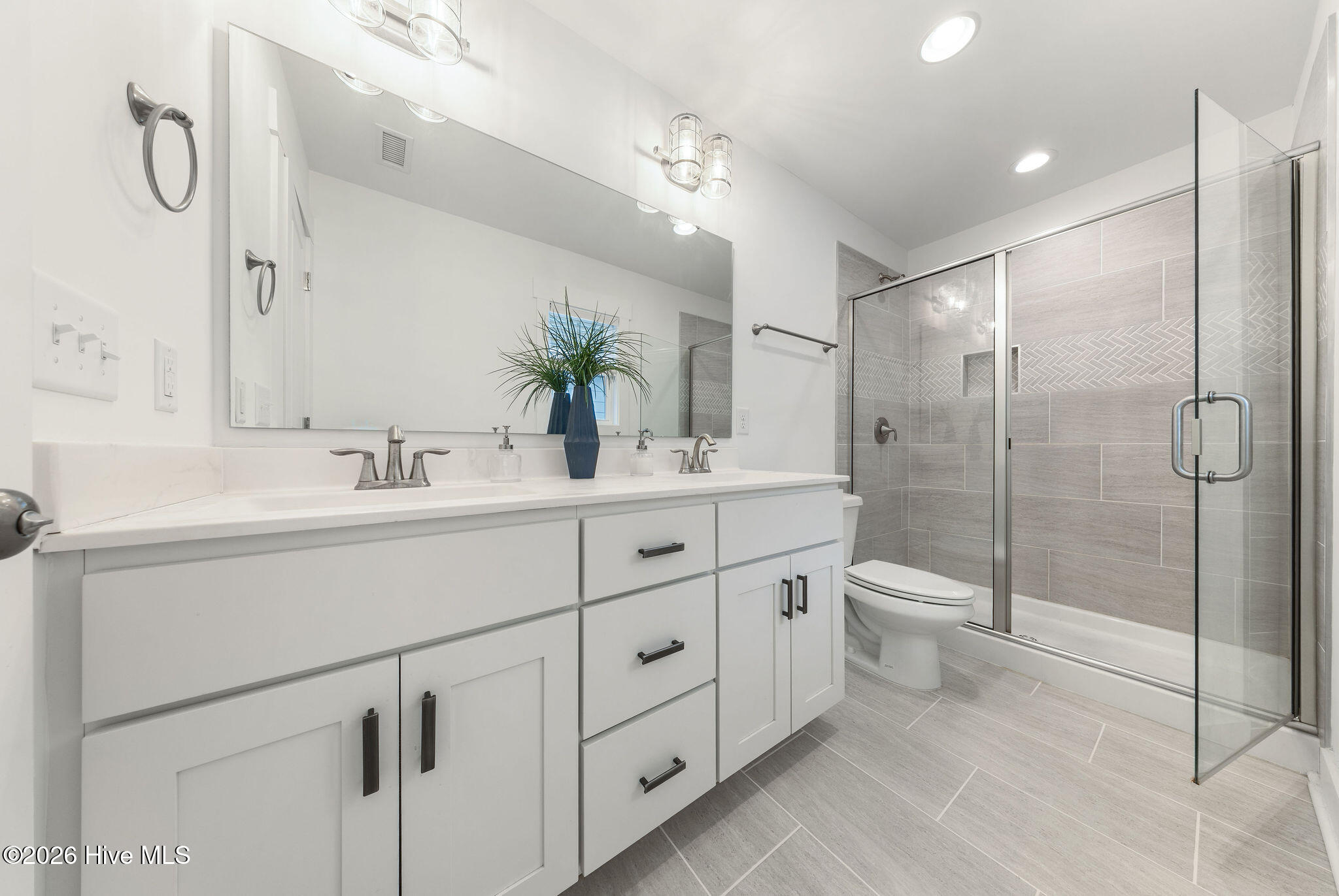 100553298 | Photo 20