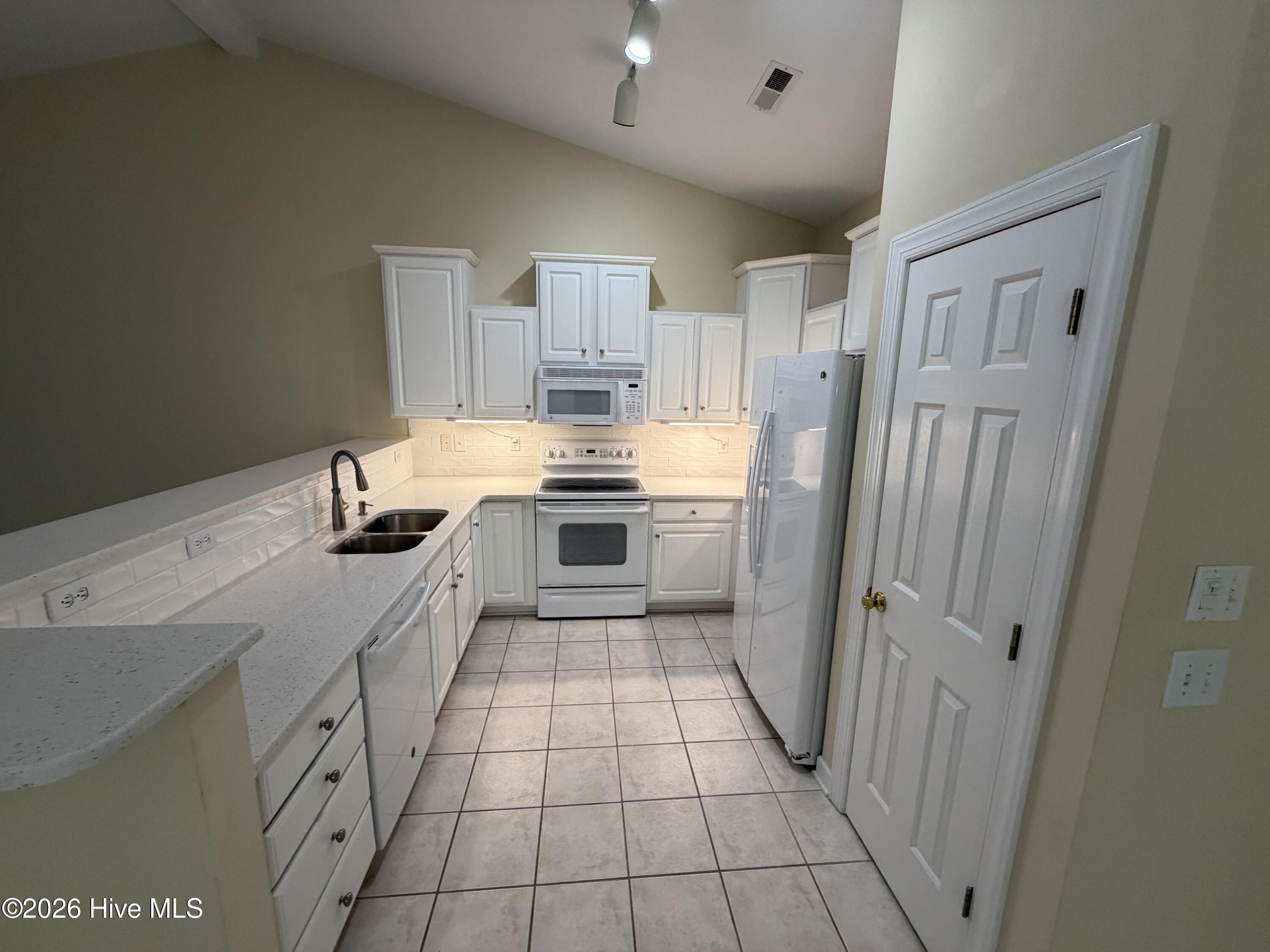 5006 Carleton Drive Unit 139, Wilmington, NC 28403 – photo 3