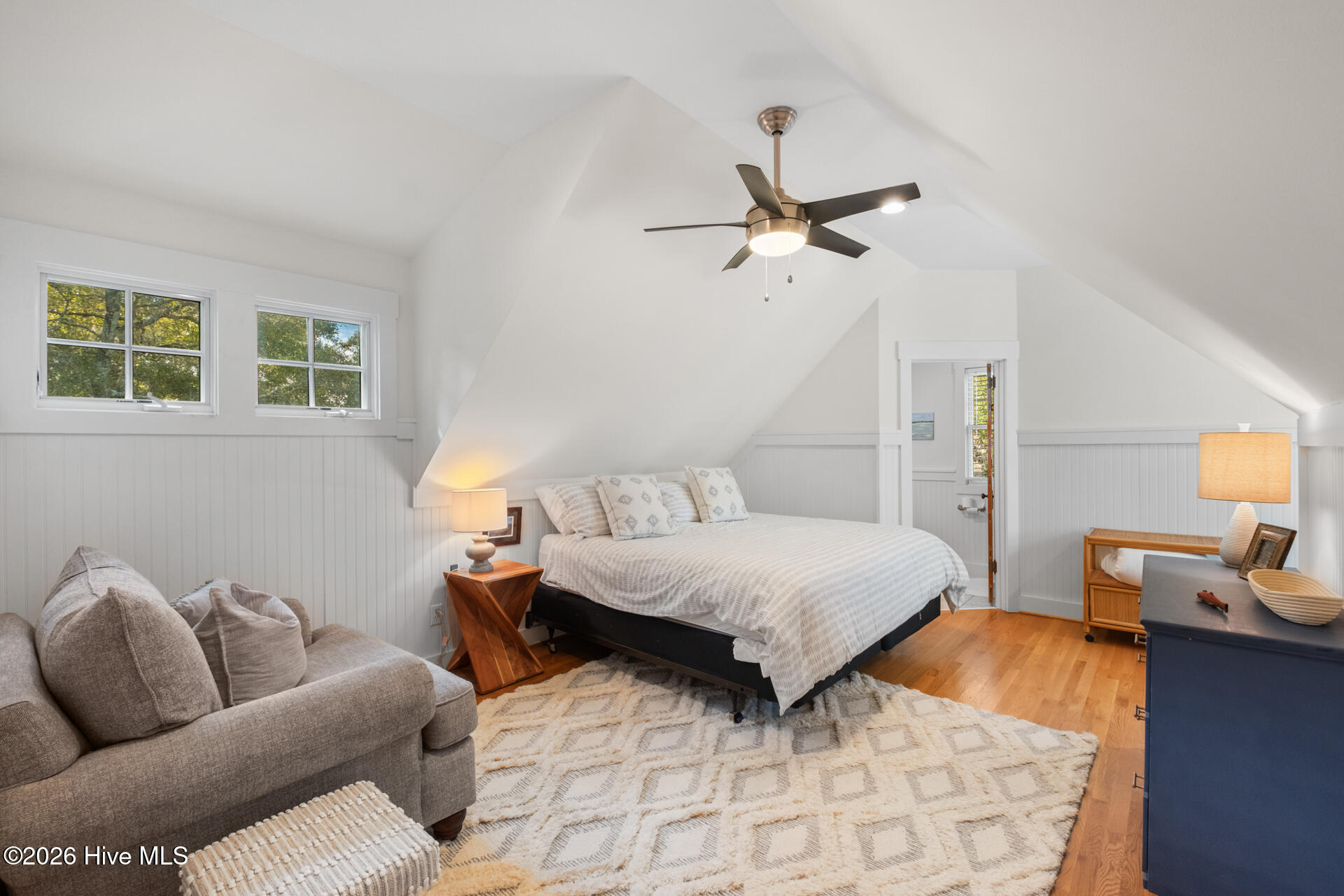 100560267 | Photo 17