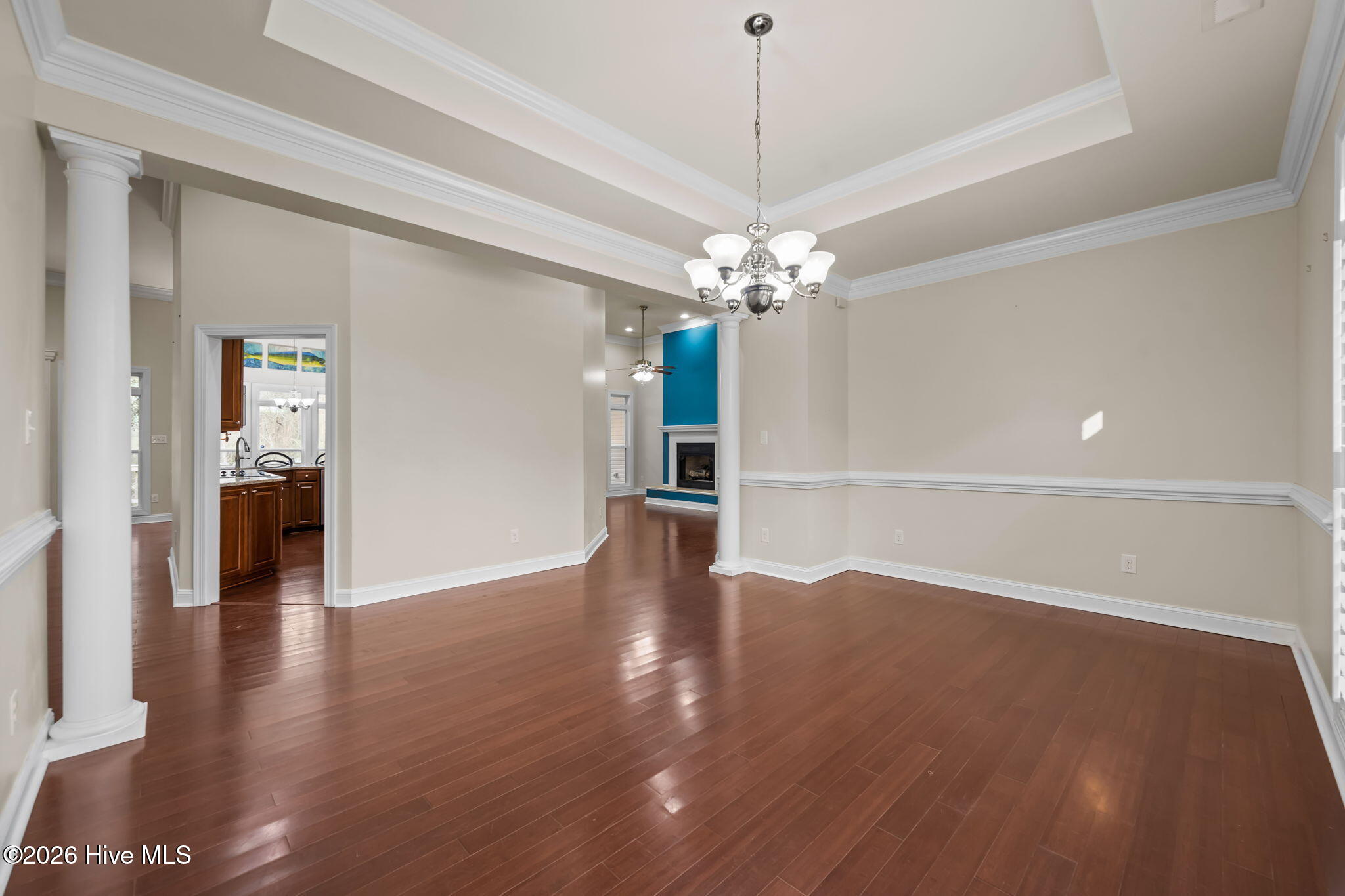 100562533 | Photo 13