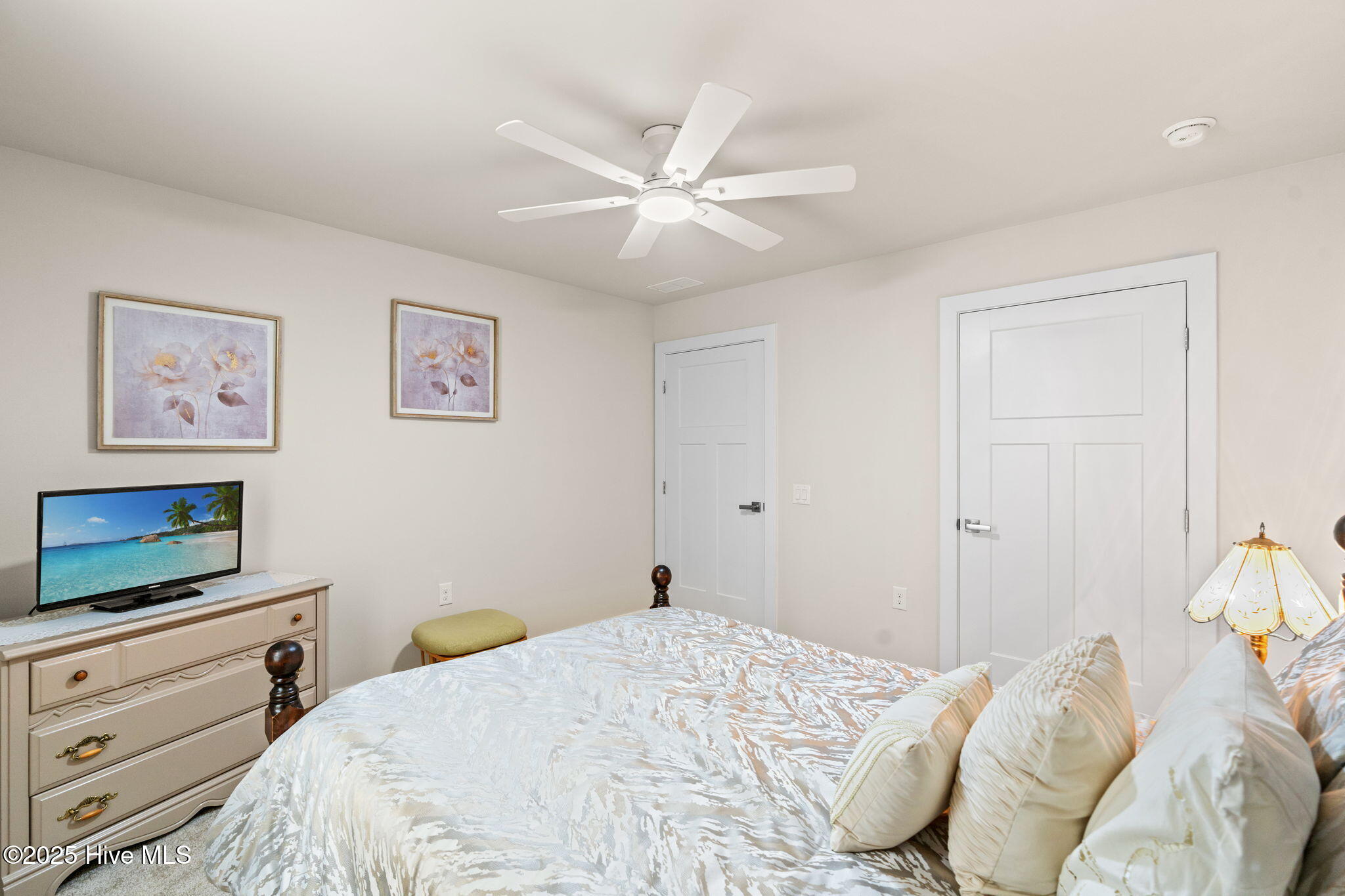 100537492 | Photo 15