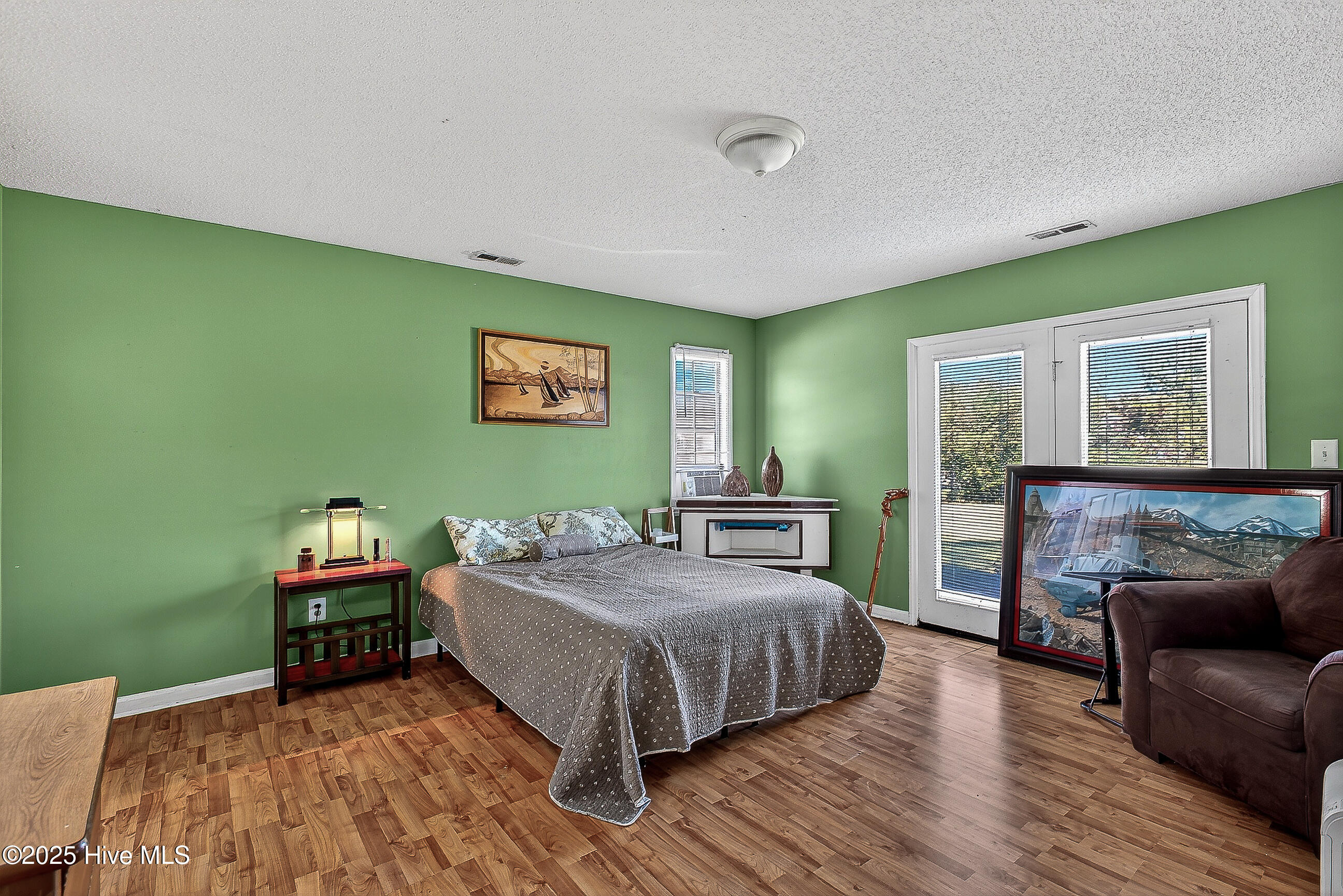 100537461 | Photo 13