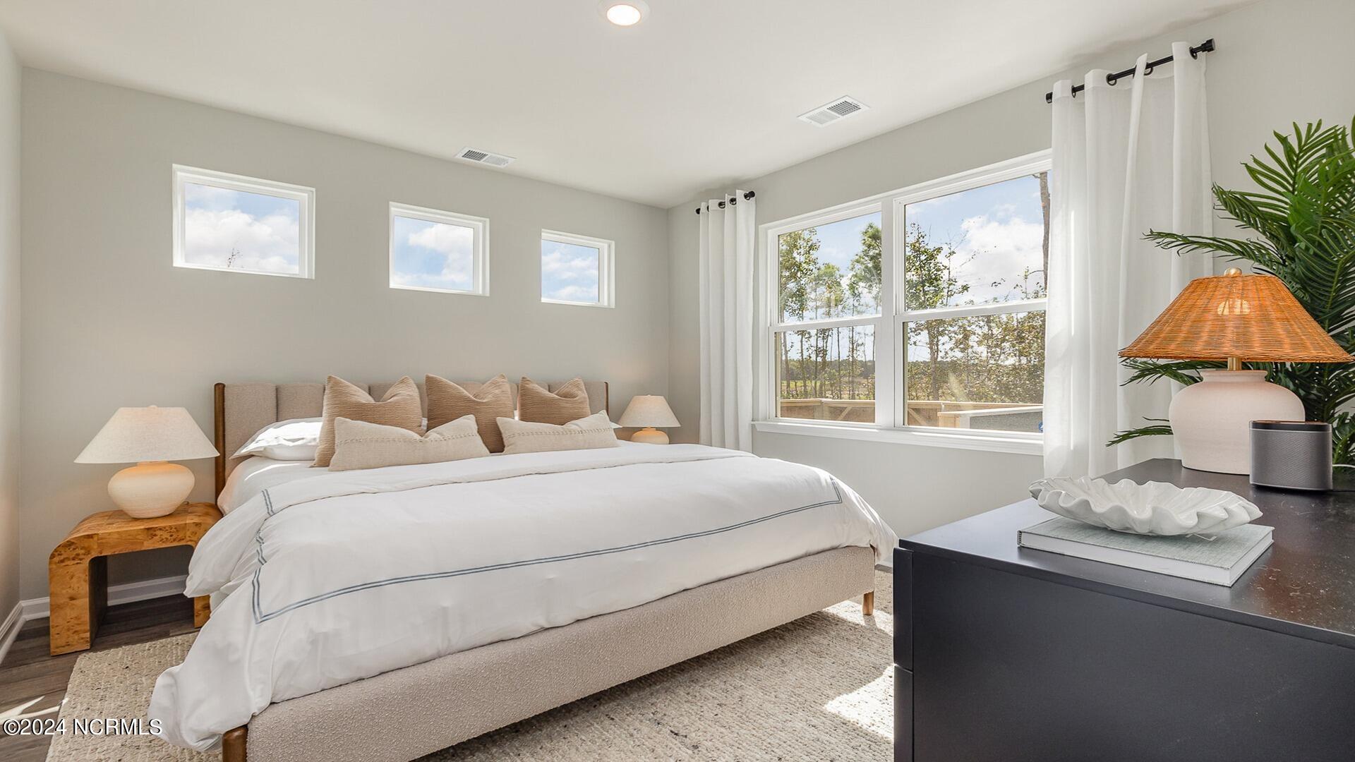 100546620 | Photo 11