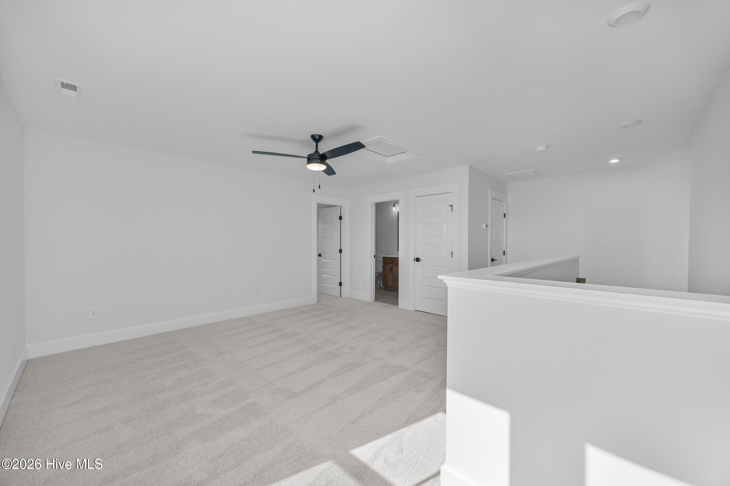 100560726 | Photo 37