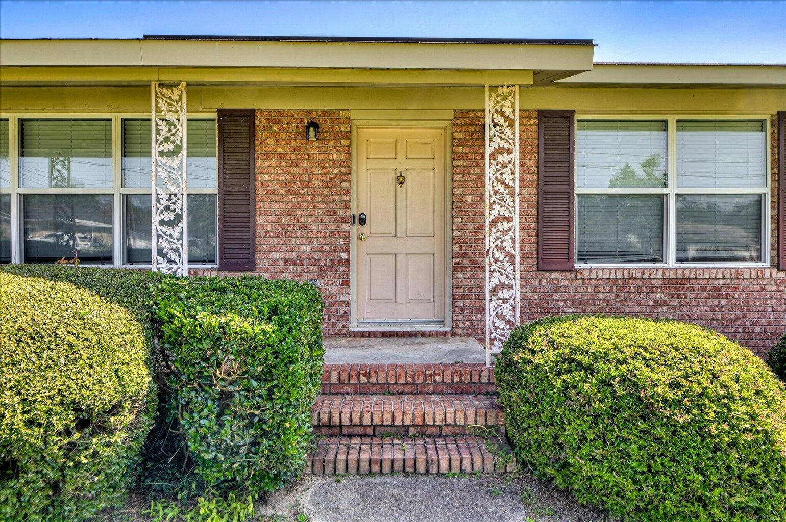 Homes for sale in Martinez, GA | 242 Maywood Dr, Martinez, GA 30907 | MLS# 551817