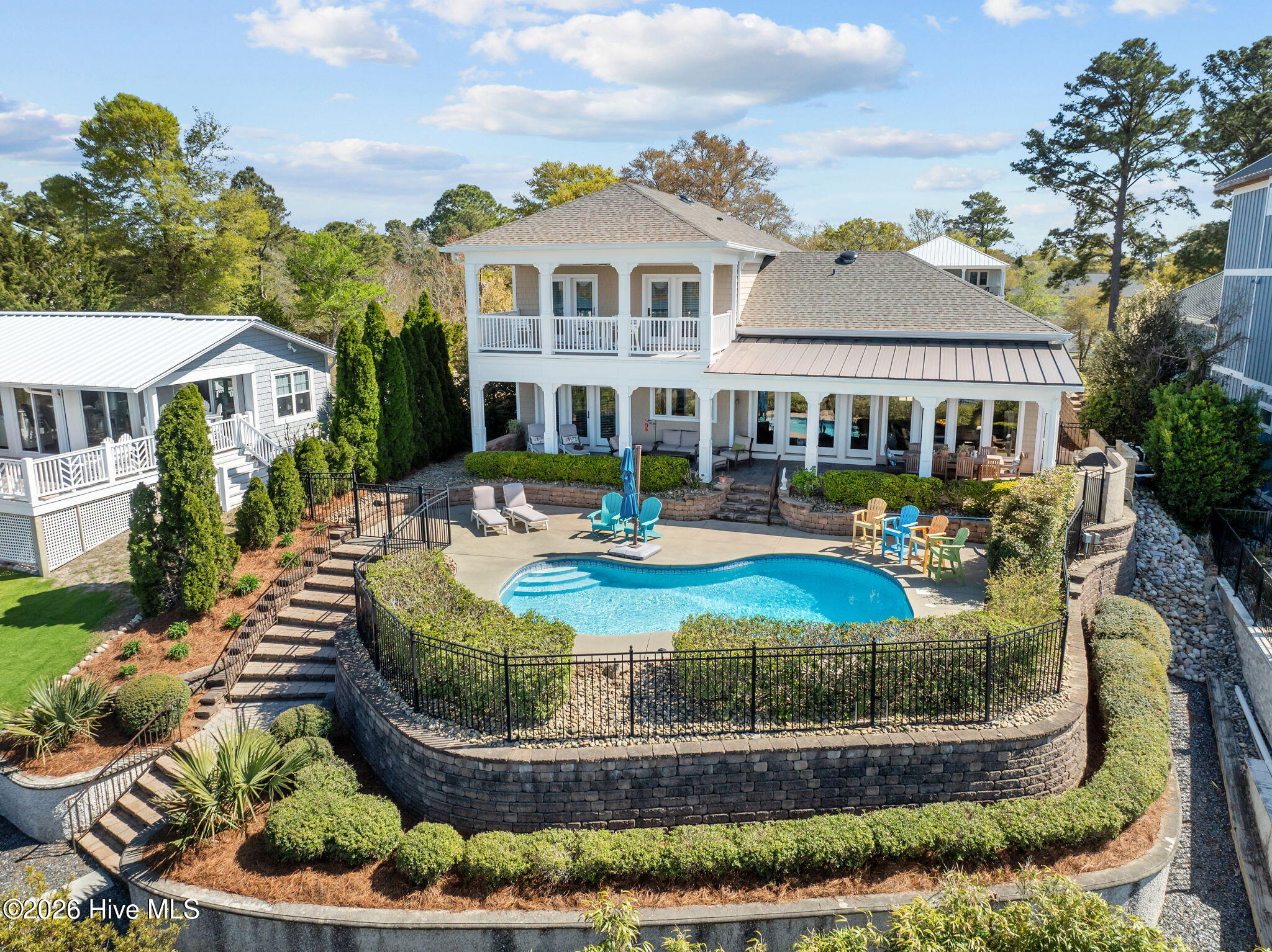 100564617 | Photo 54