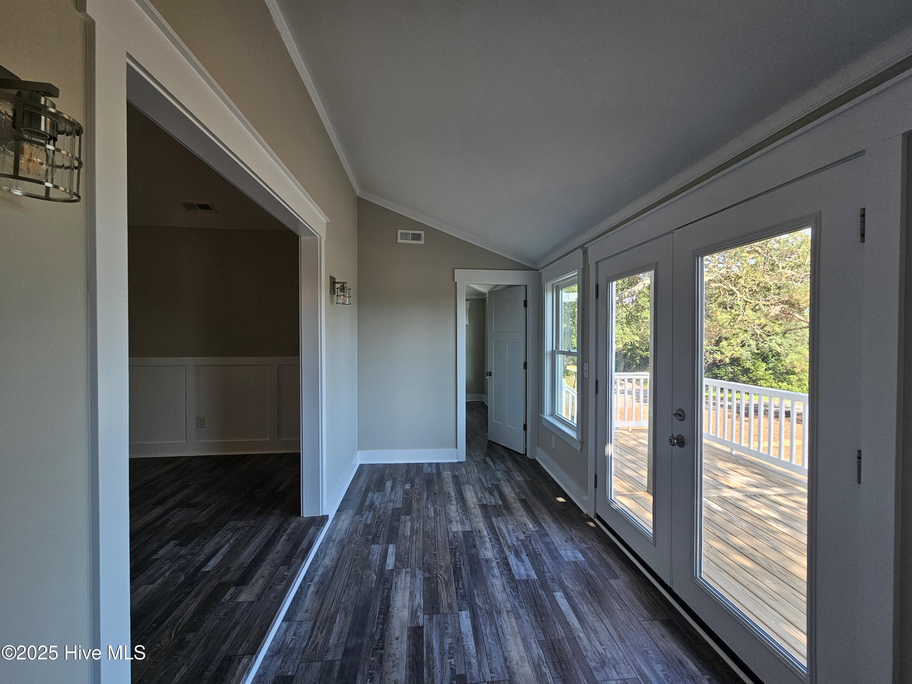 100520602 | Photo 30