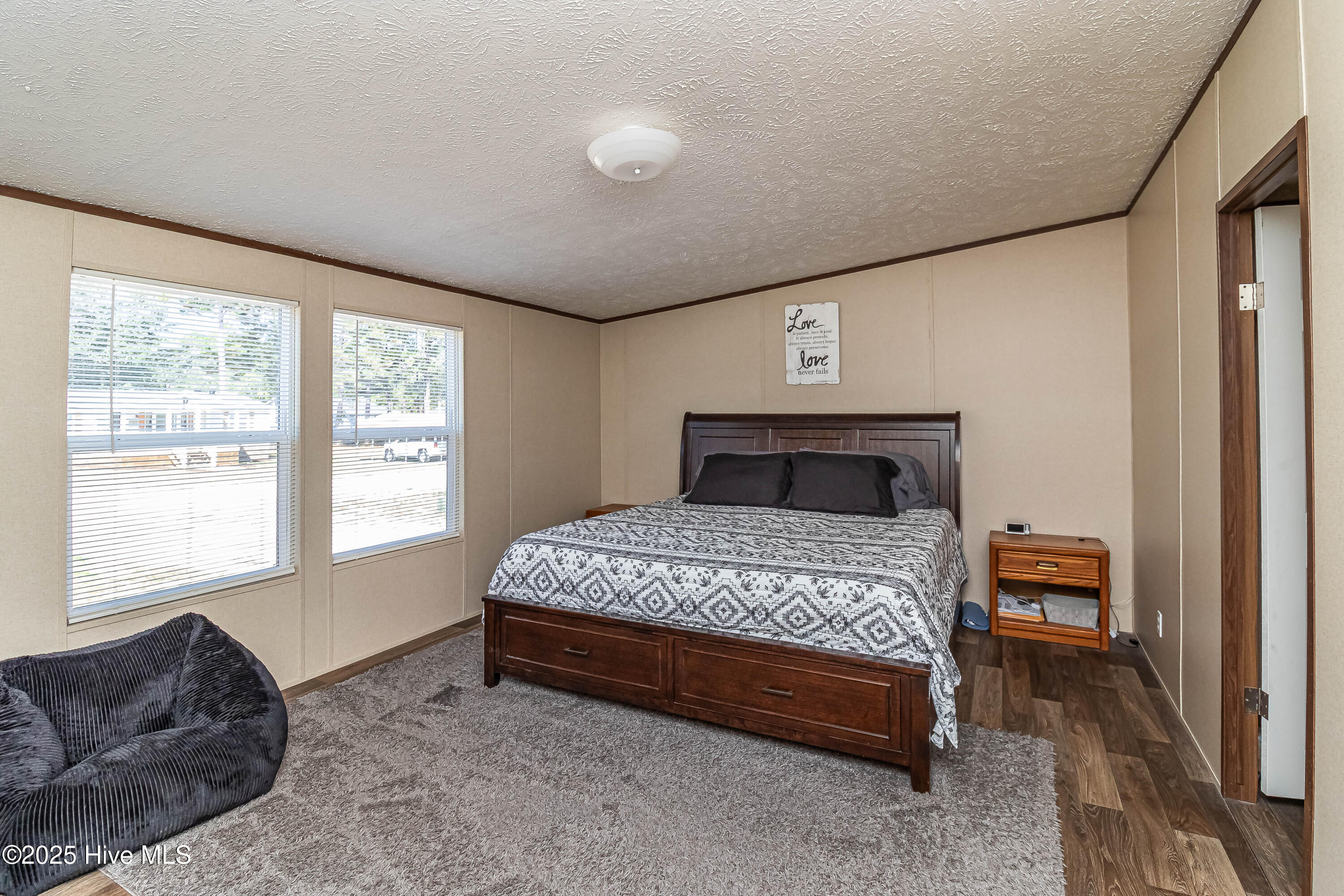 100532015 | Photo 17