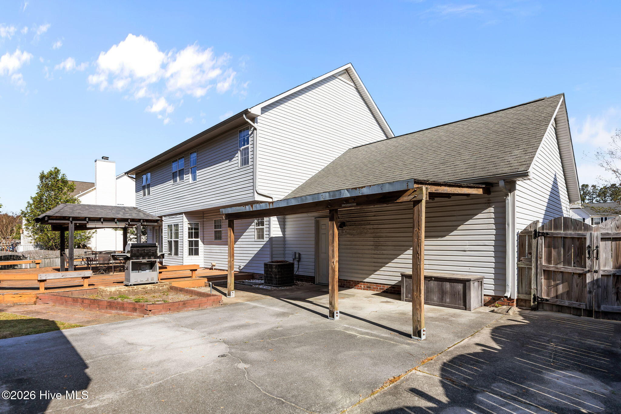 100565135 | Photo 50