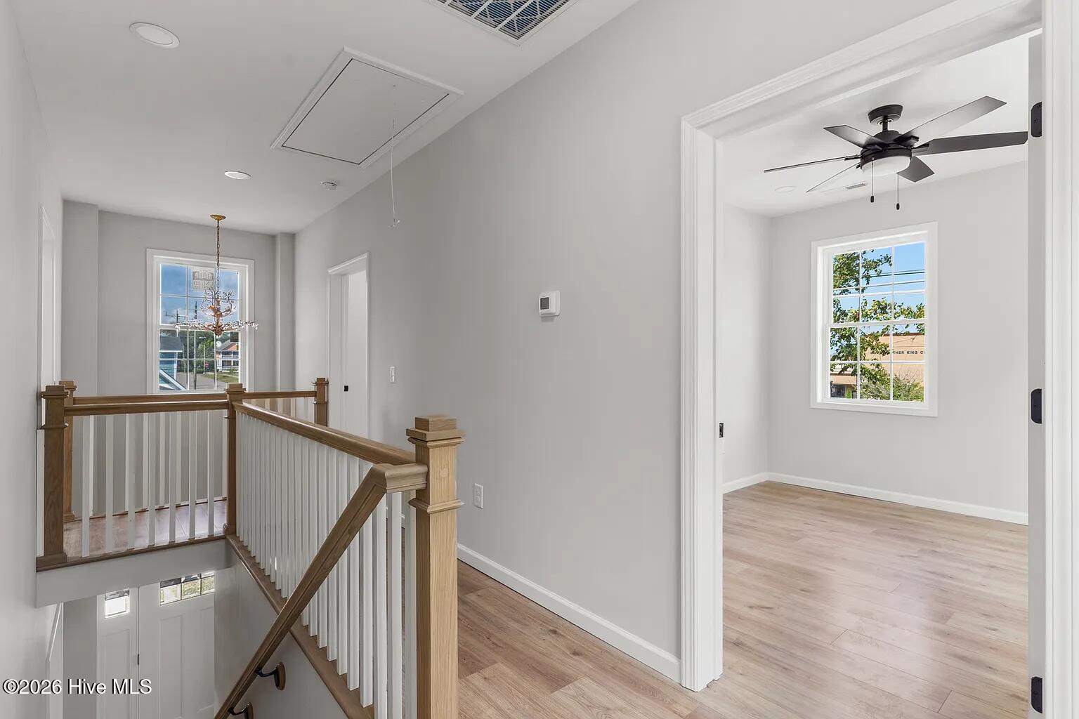 100569106 | Photo 14