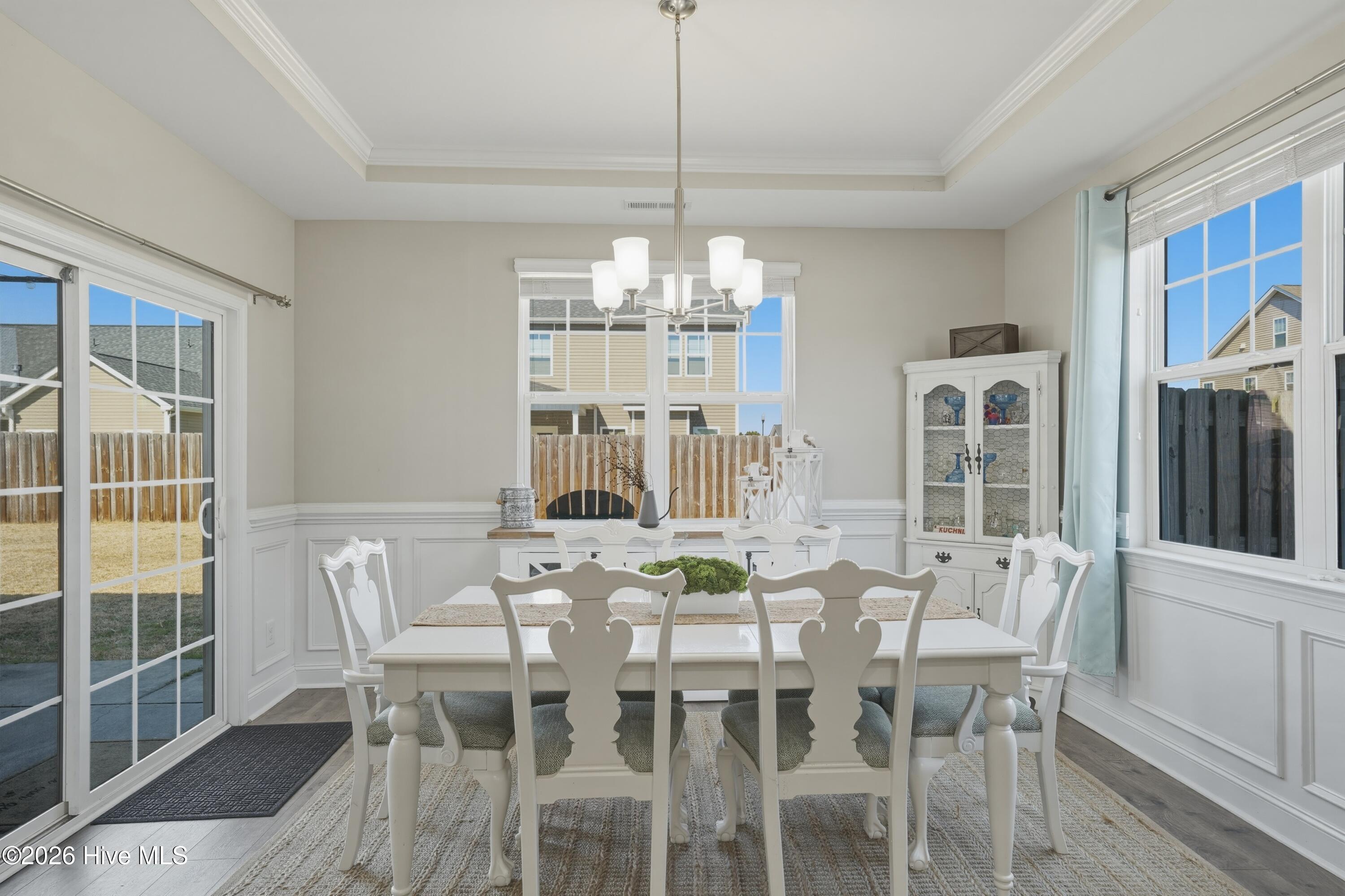 100557354 | Photo 26