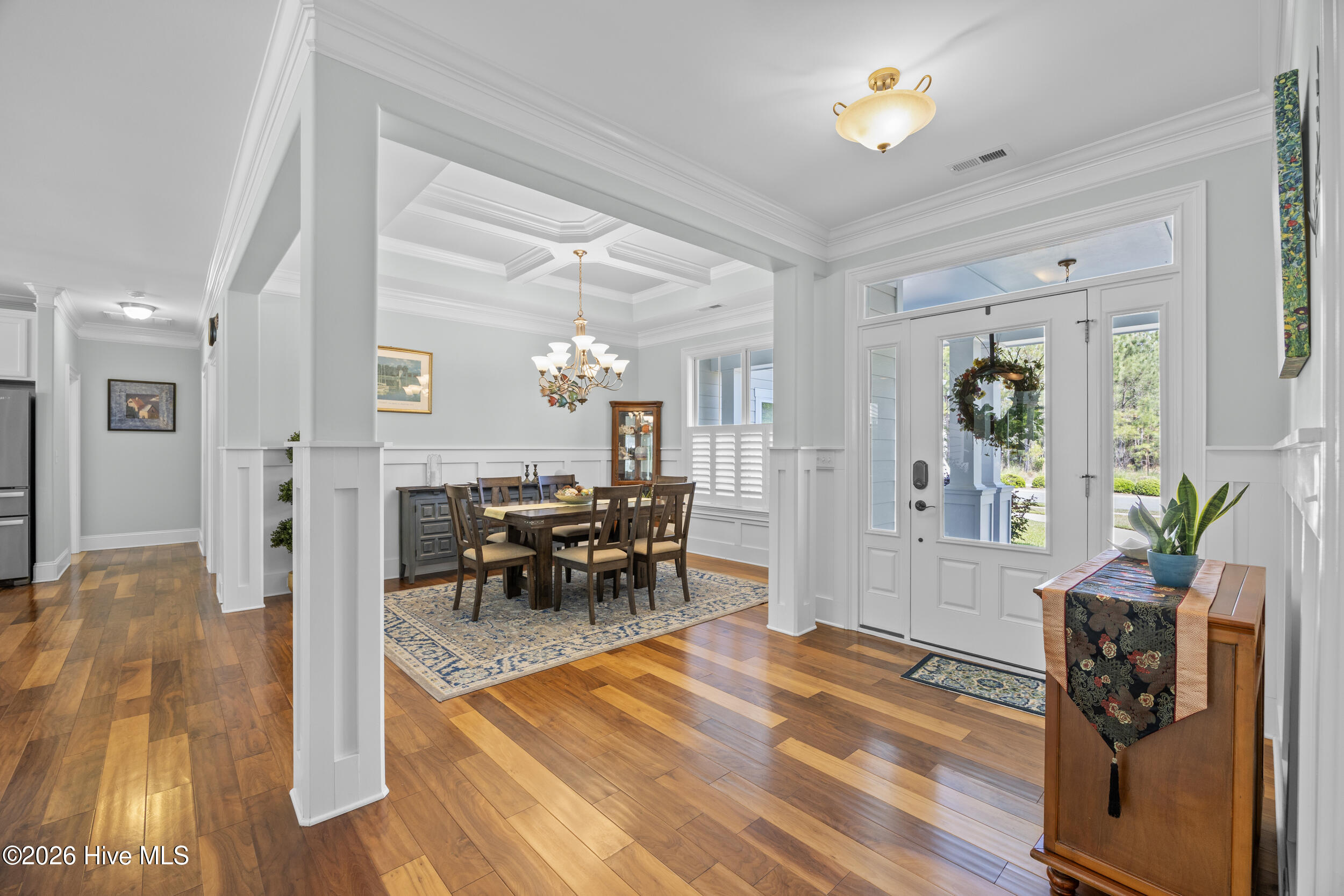 100565647 | Photo 23