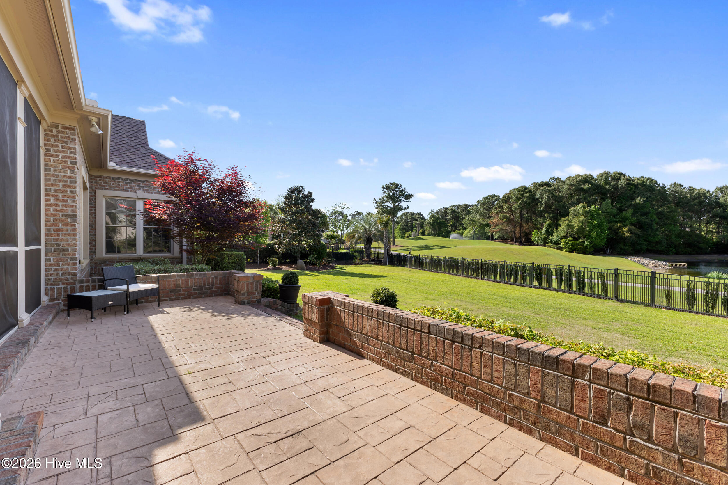 100567857 | Photo 38