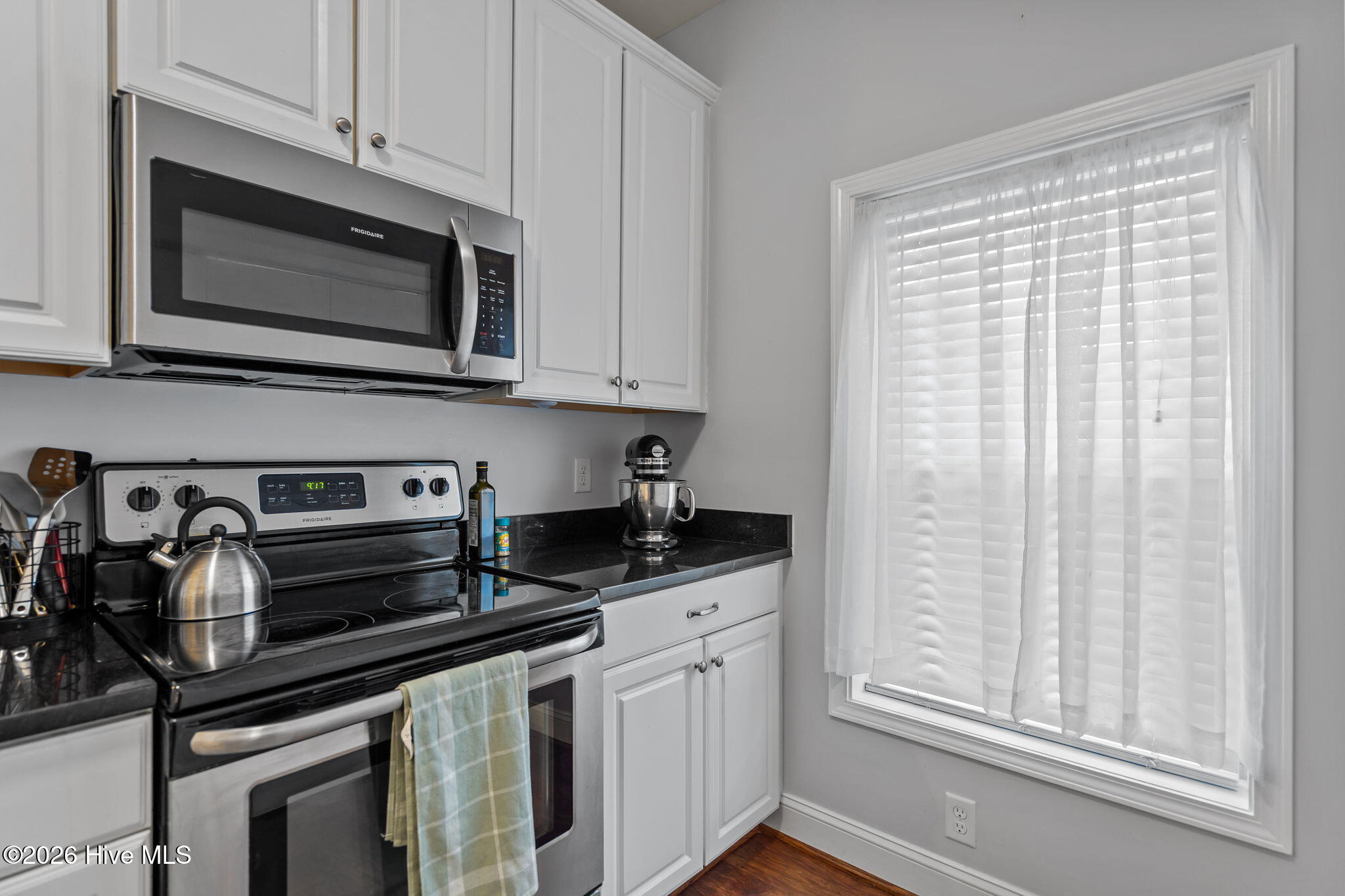 100554225 | Photo 24