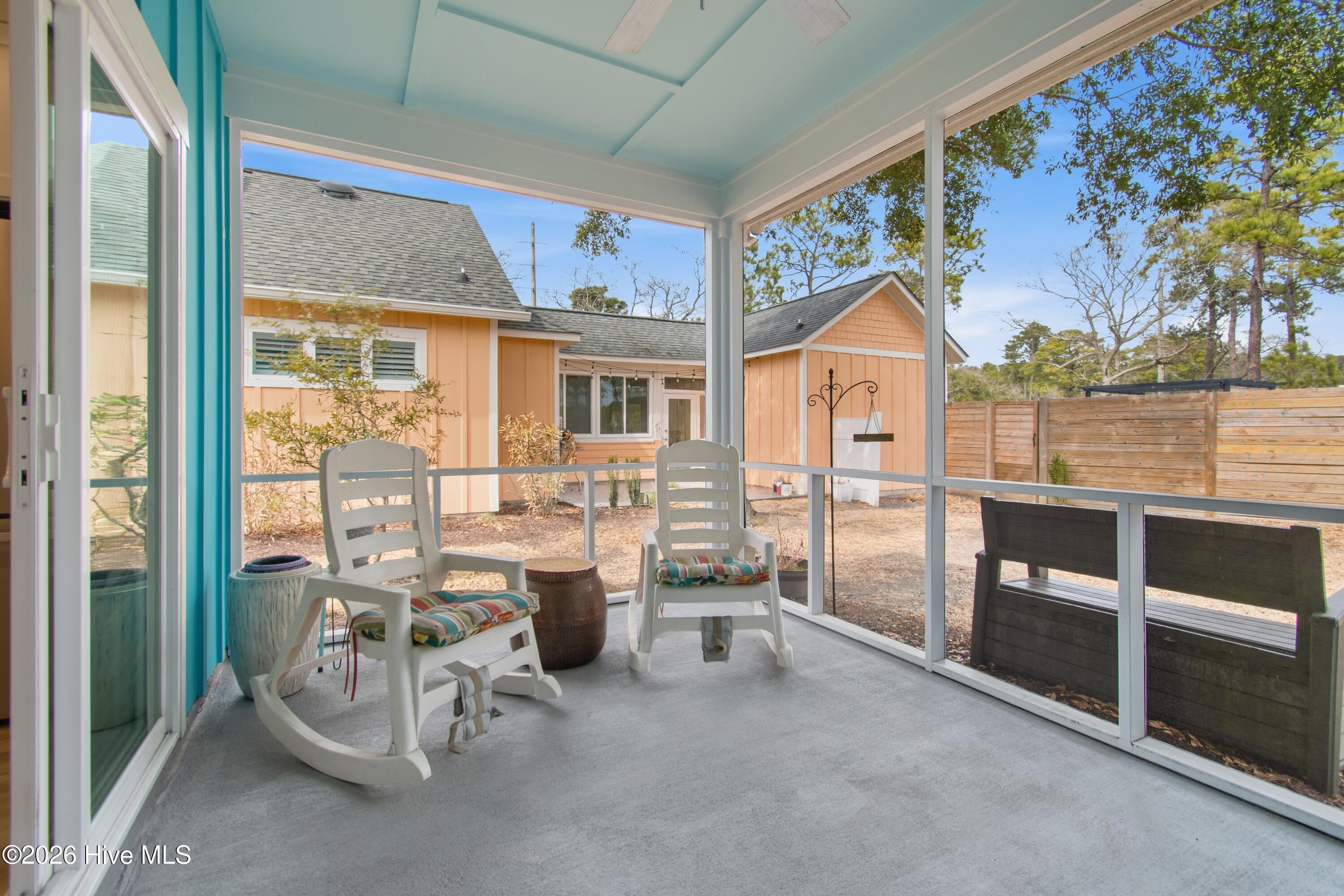 100556000 | Photo 24