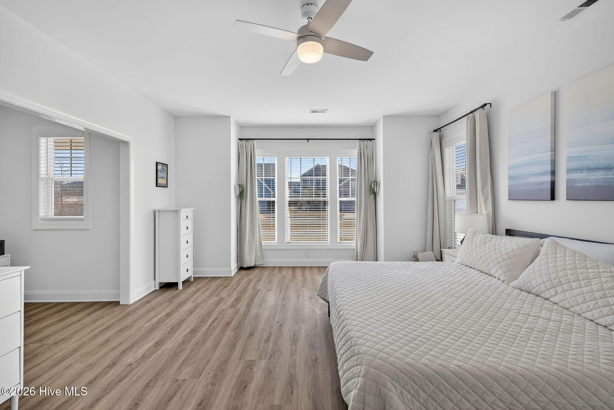 100554120 | Photo 27