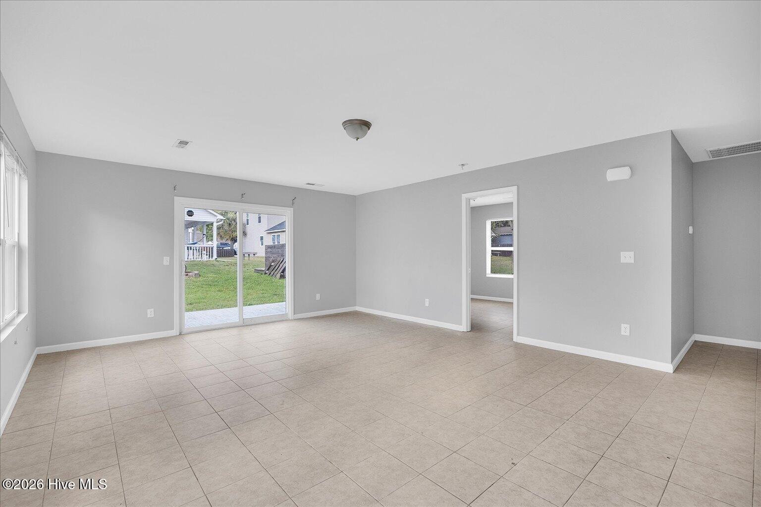 100560546 | Photo 31