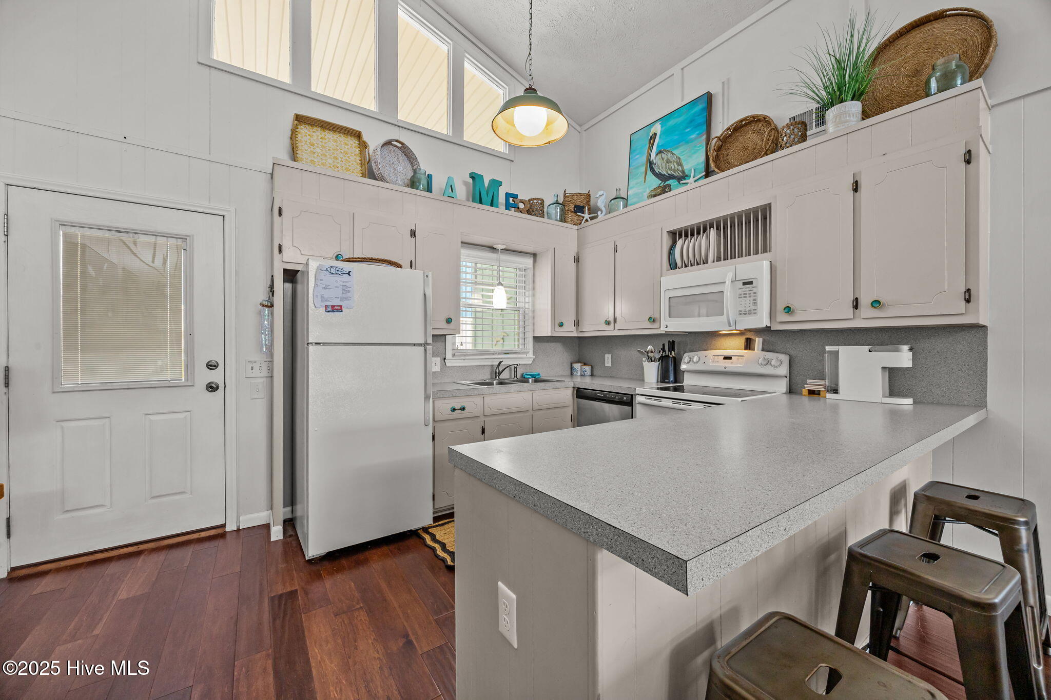 100543033 | Photo 11