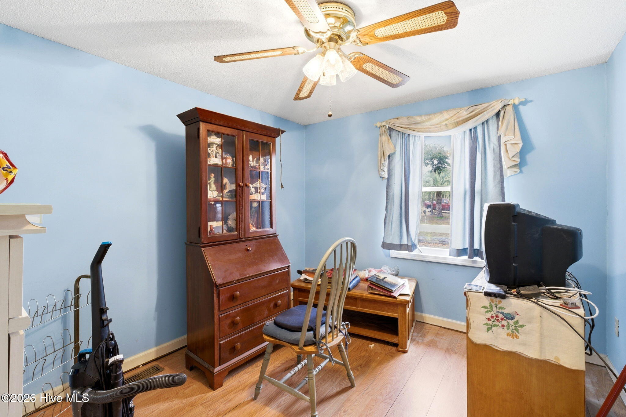 100558403 | Photo 33