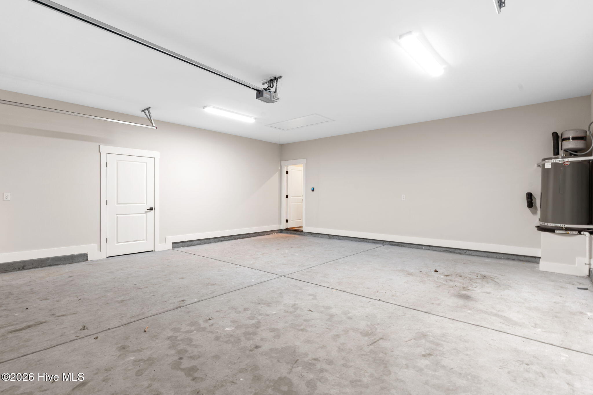 100558112 | Photo 46