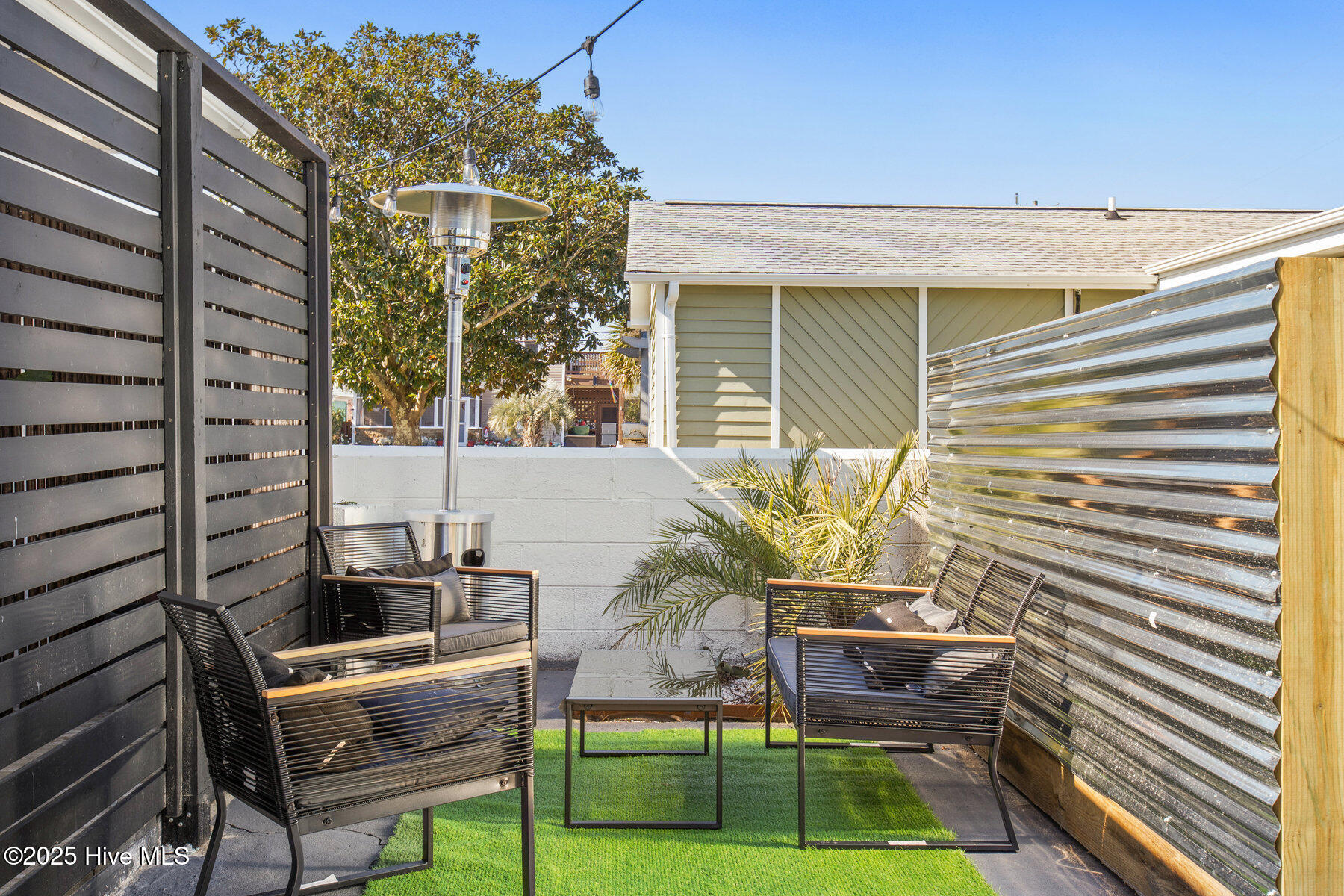 100540580 | Photo 19