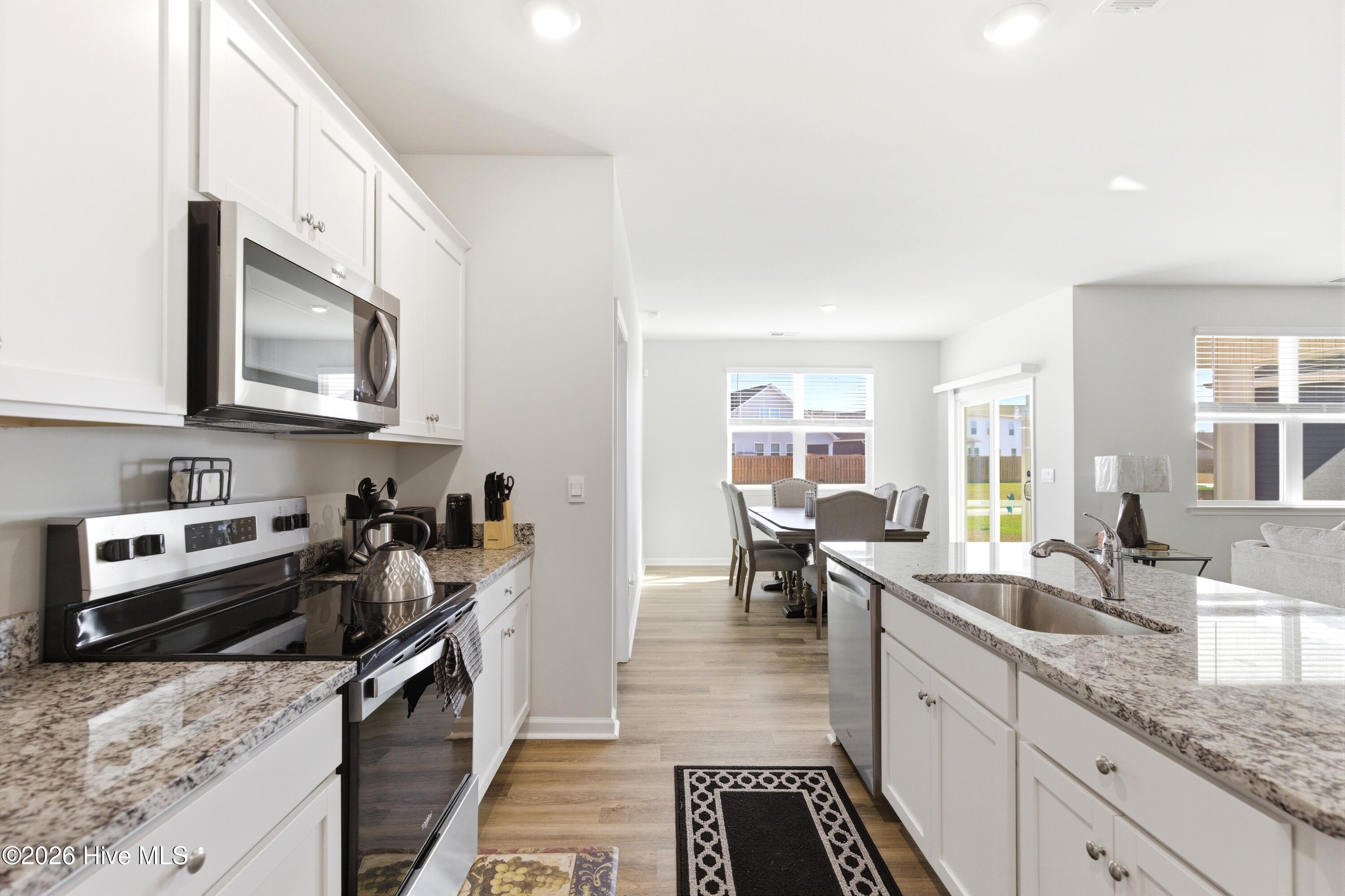 100563047 | Photo 27