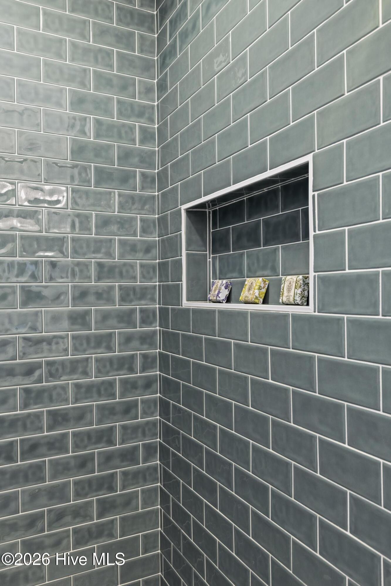 100568439 | Photo 29