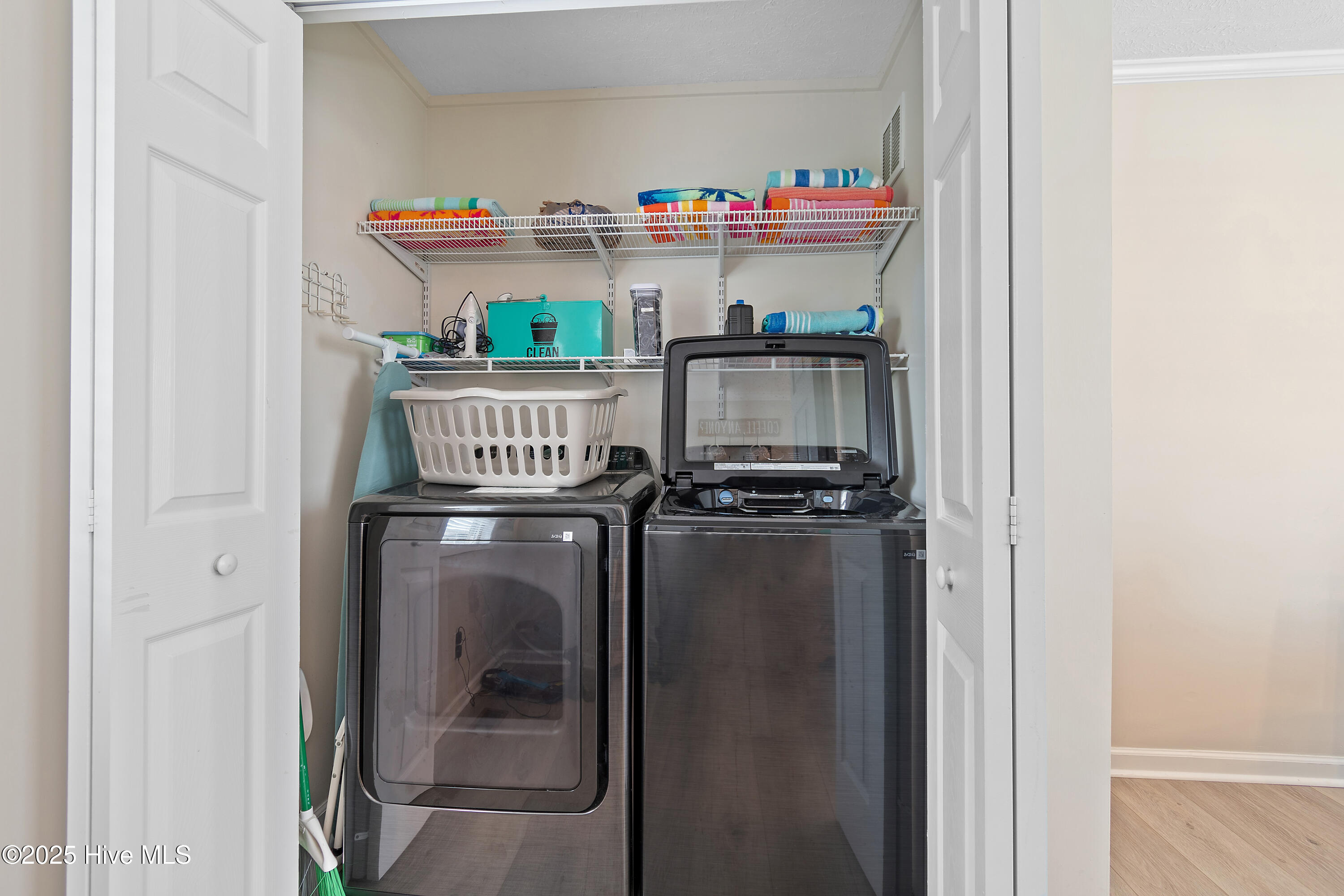 100529417 | Photo 22