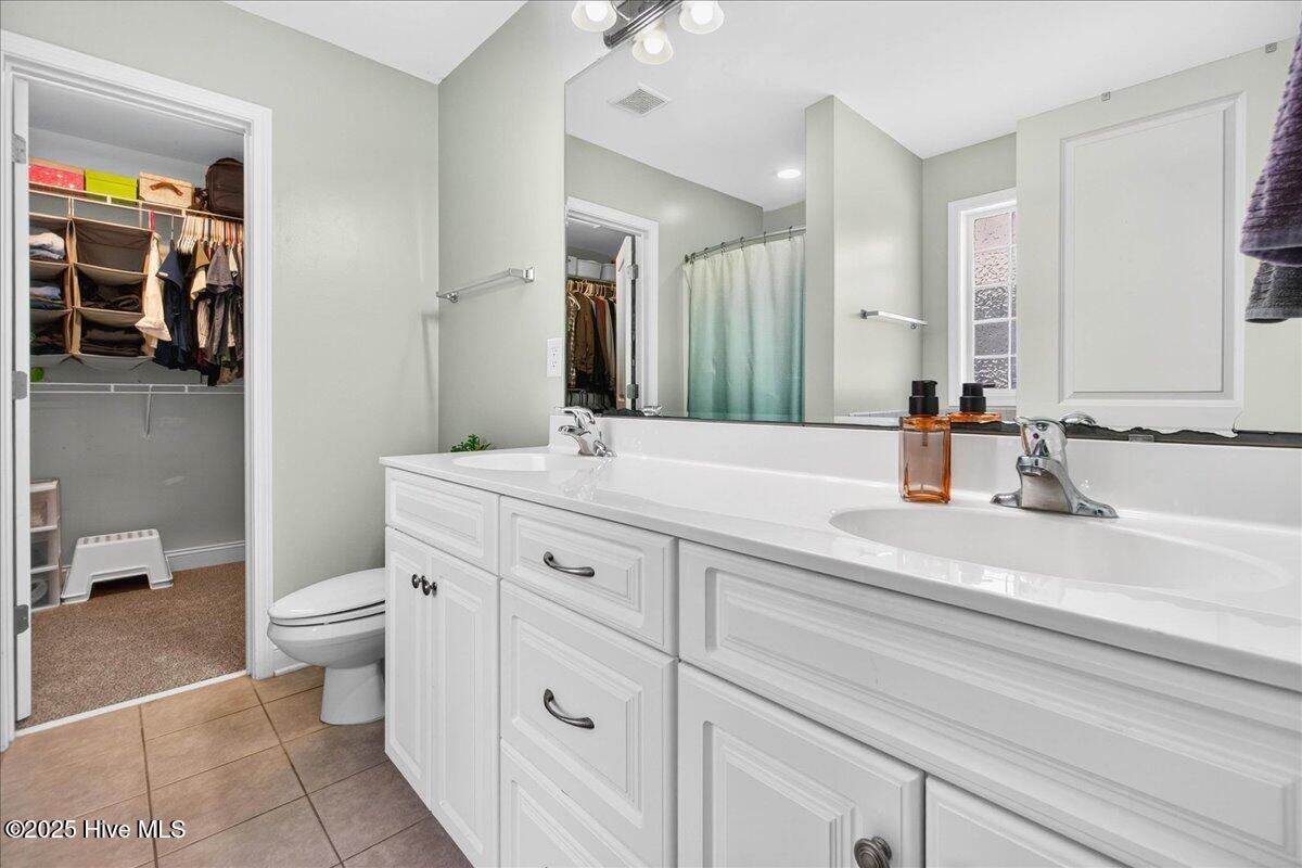 100516834 | Photo 18