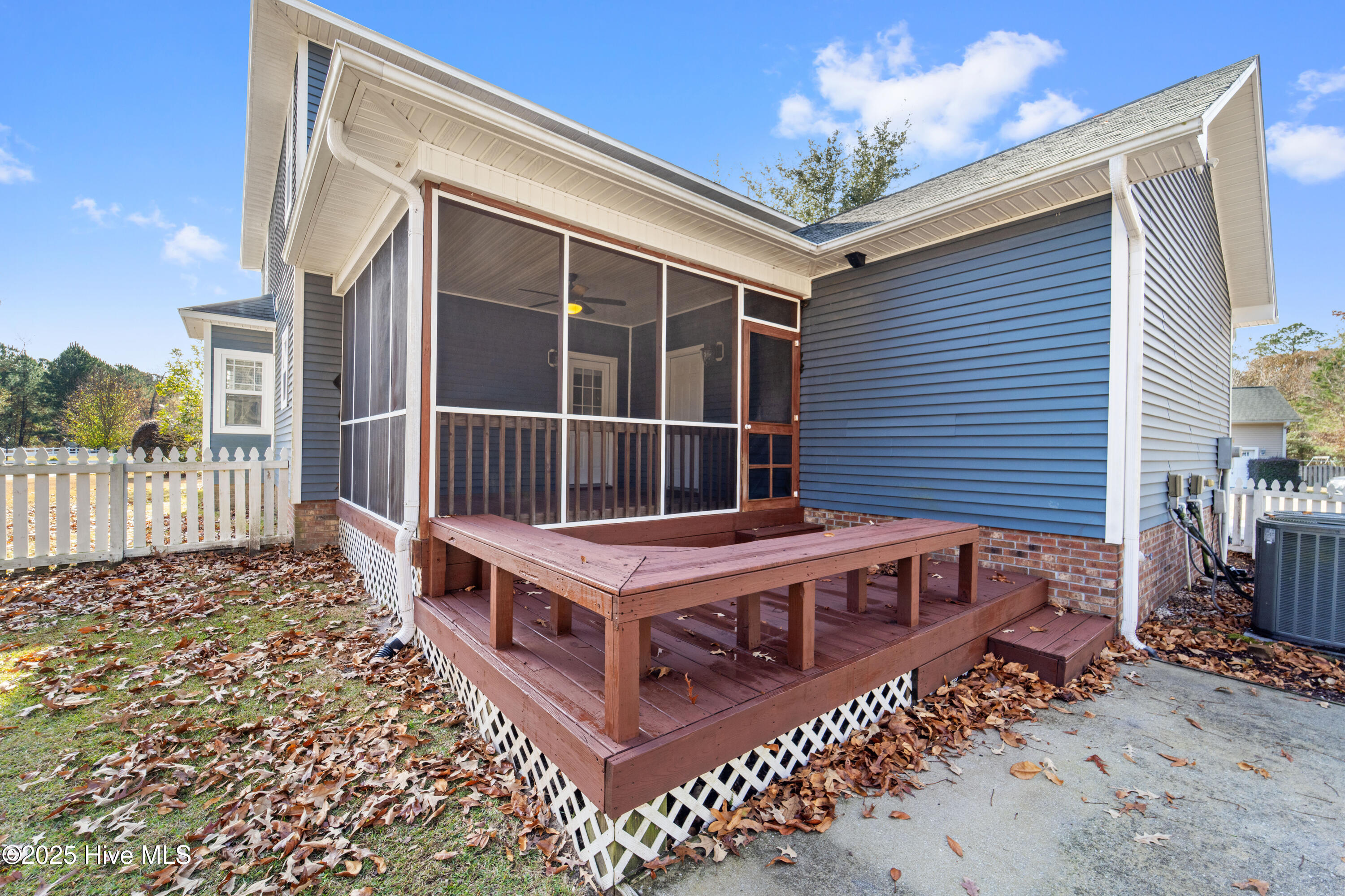 100532933 | Photo 19