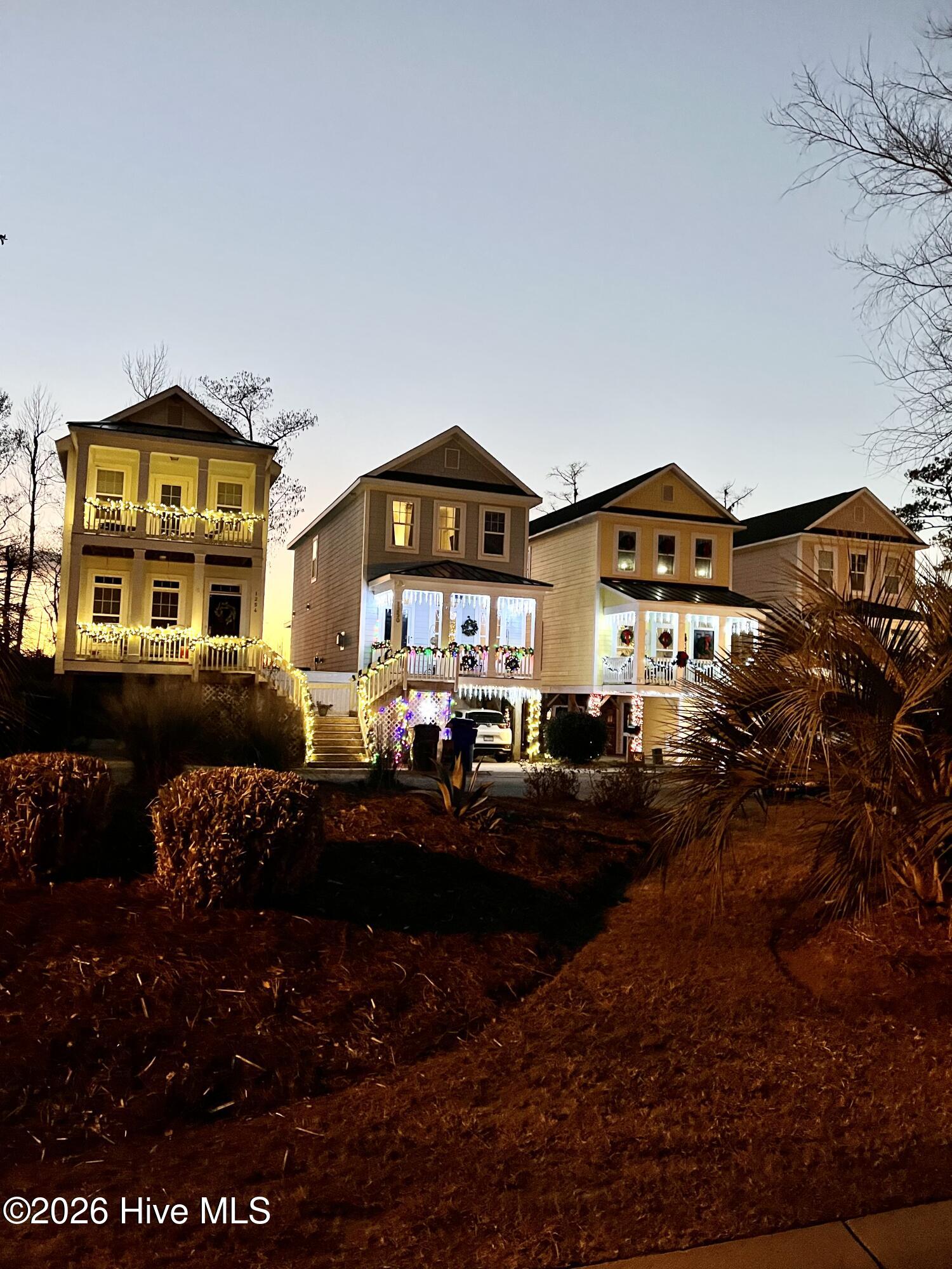 100550866 | Photo 35