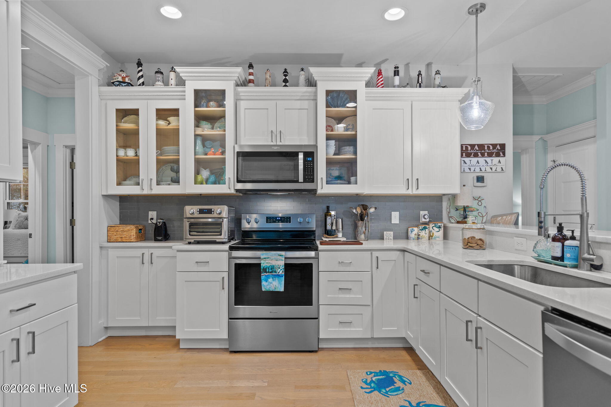 100549491 | Photo 16