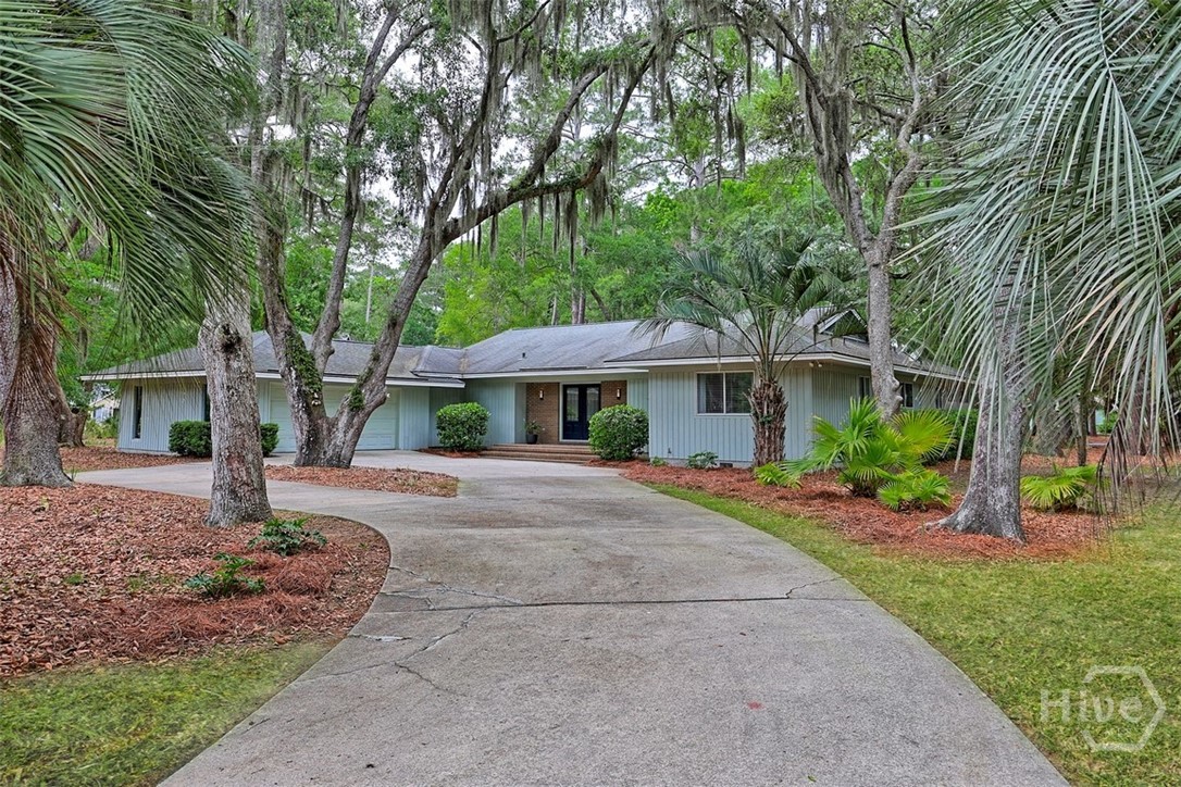 3rd image of 2 Abbott Ln, Savannah, GA 31411 | MLS# SA354720
