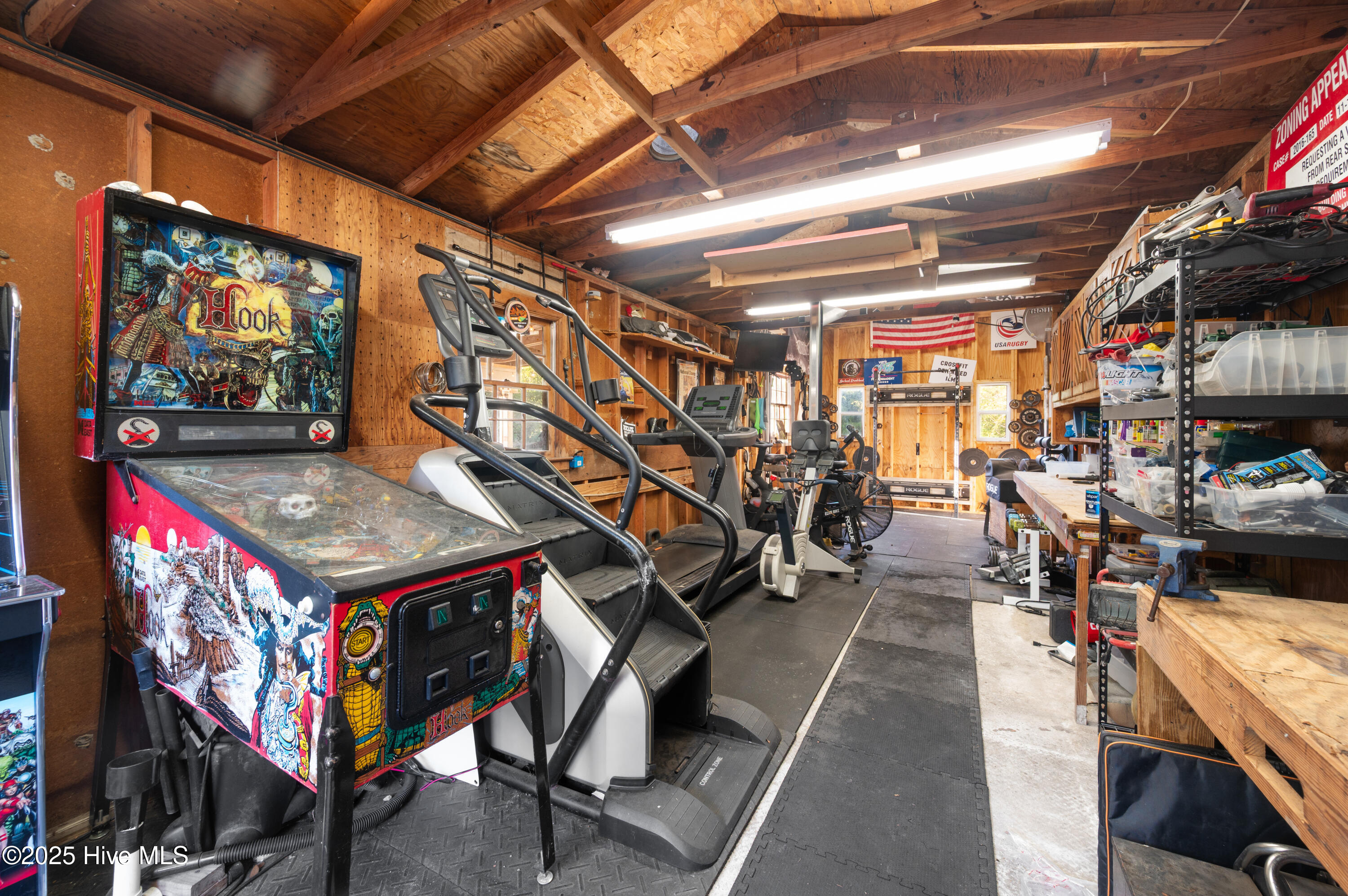 100542345 | Photo 38